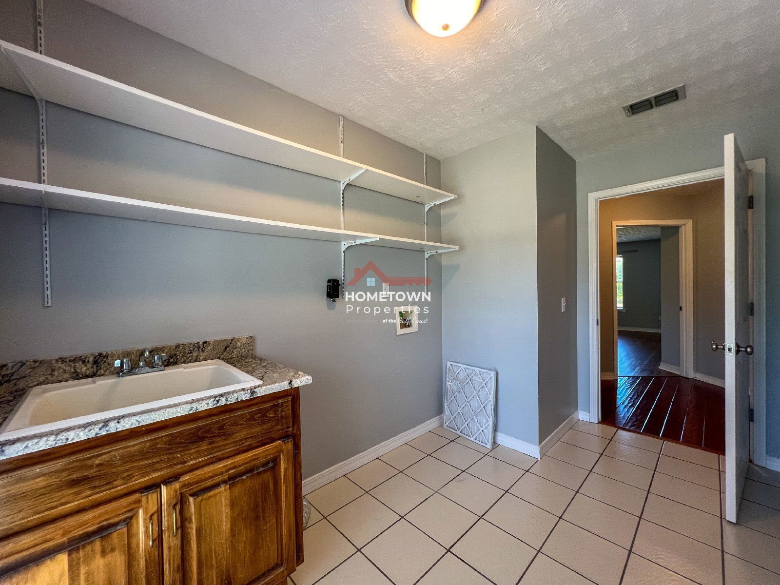 Spacious 3-Bed, 2-Bath Home on Wymart Road with Office and Sunroom property image