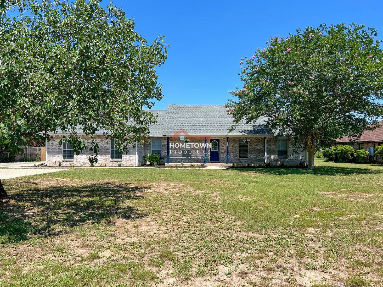 Spacious 3-Bed, 2-Bath Home on Wymart Road with Office and Sunroom property image