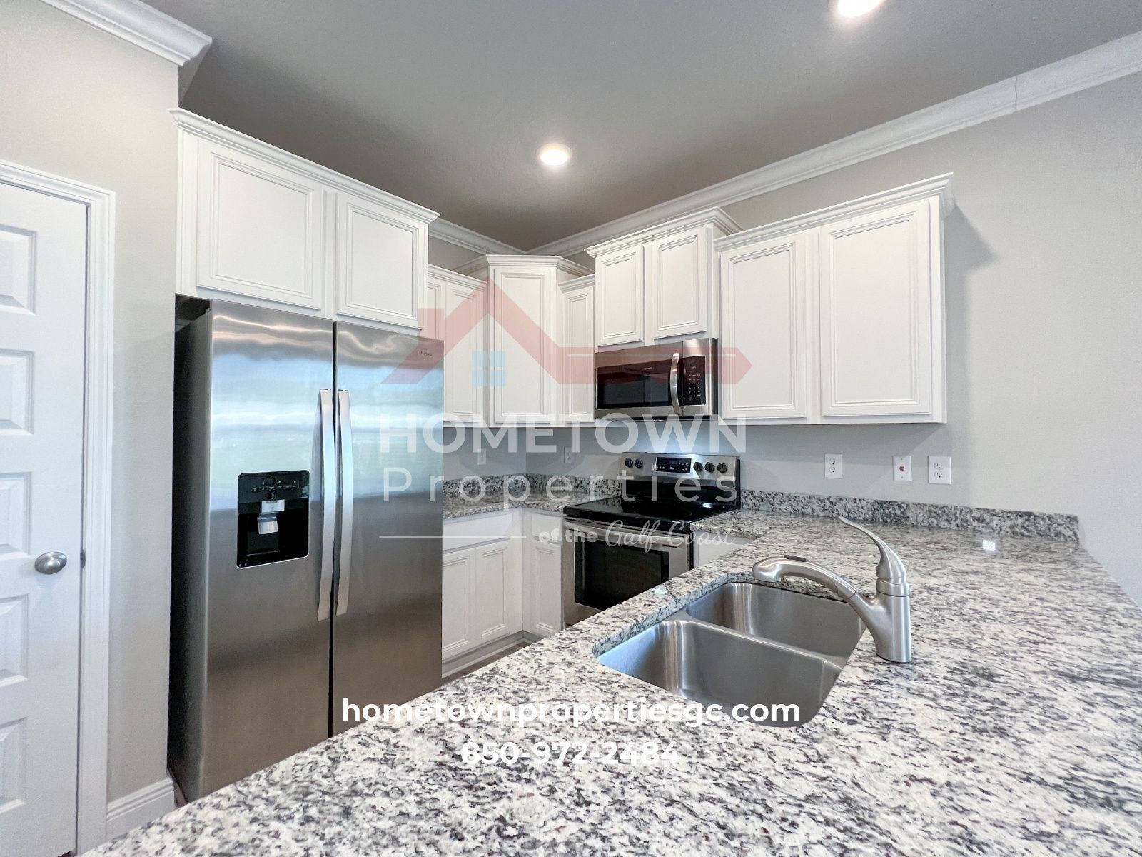 Chic 3-Bed Townhouse with Granite Countertops & Pool at 300 S F St, Pensacola! property image