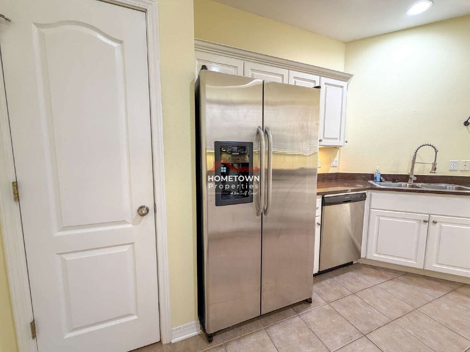 Spacious 4-Bed Oasis with 2 Full Baths property image