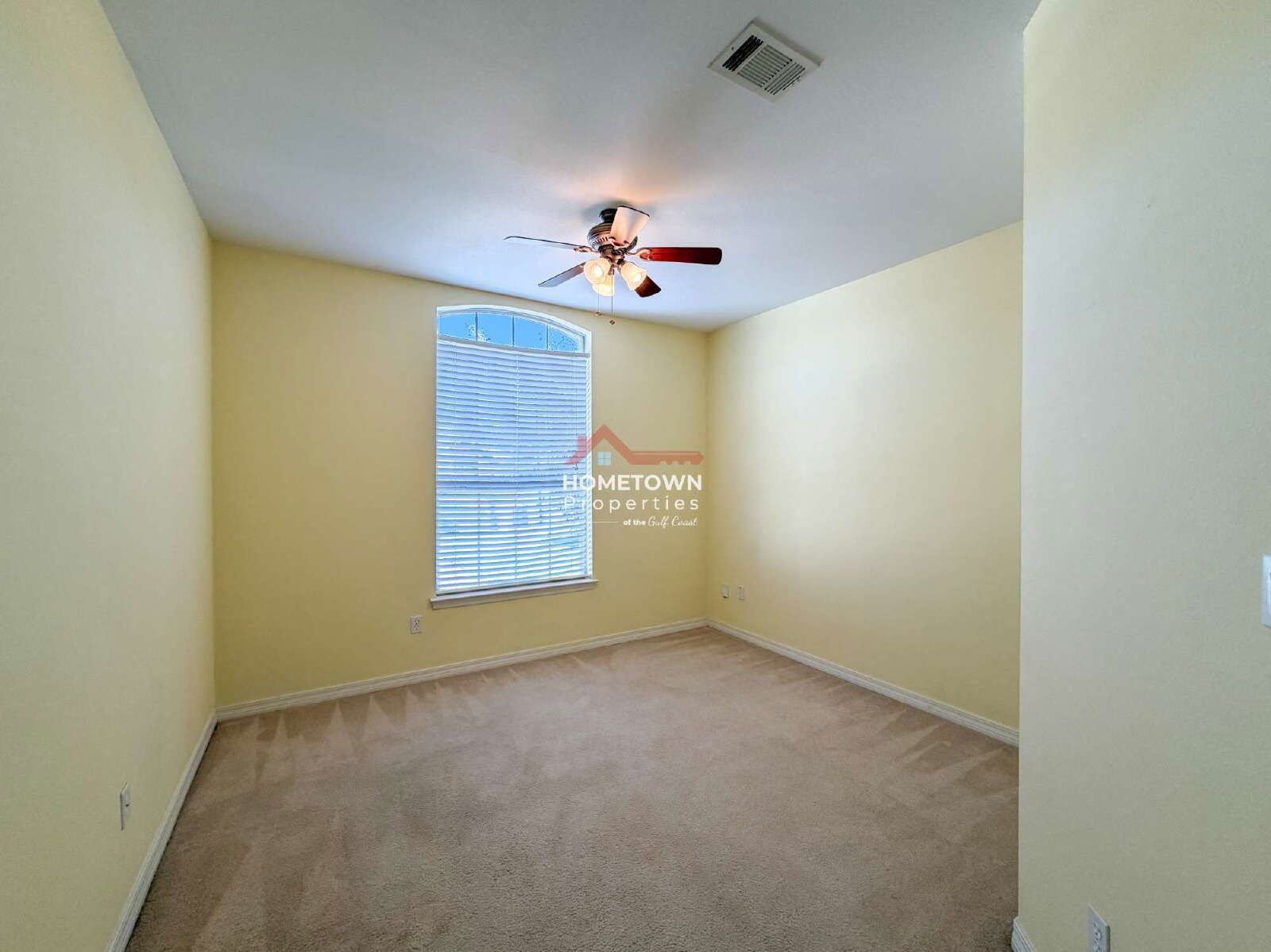 Spacious 4-Bed Oasis with 2 Full Baths property image