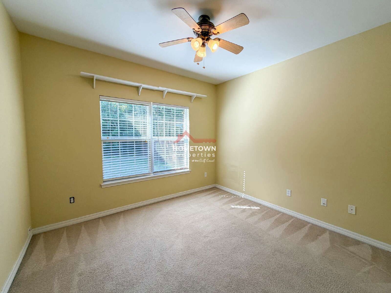 Spacious 4-Bed Oasis with 2 Full Baths property image
