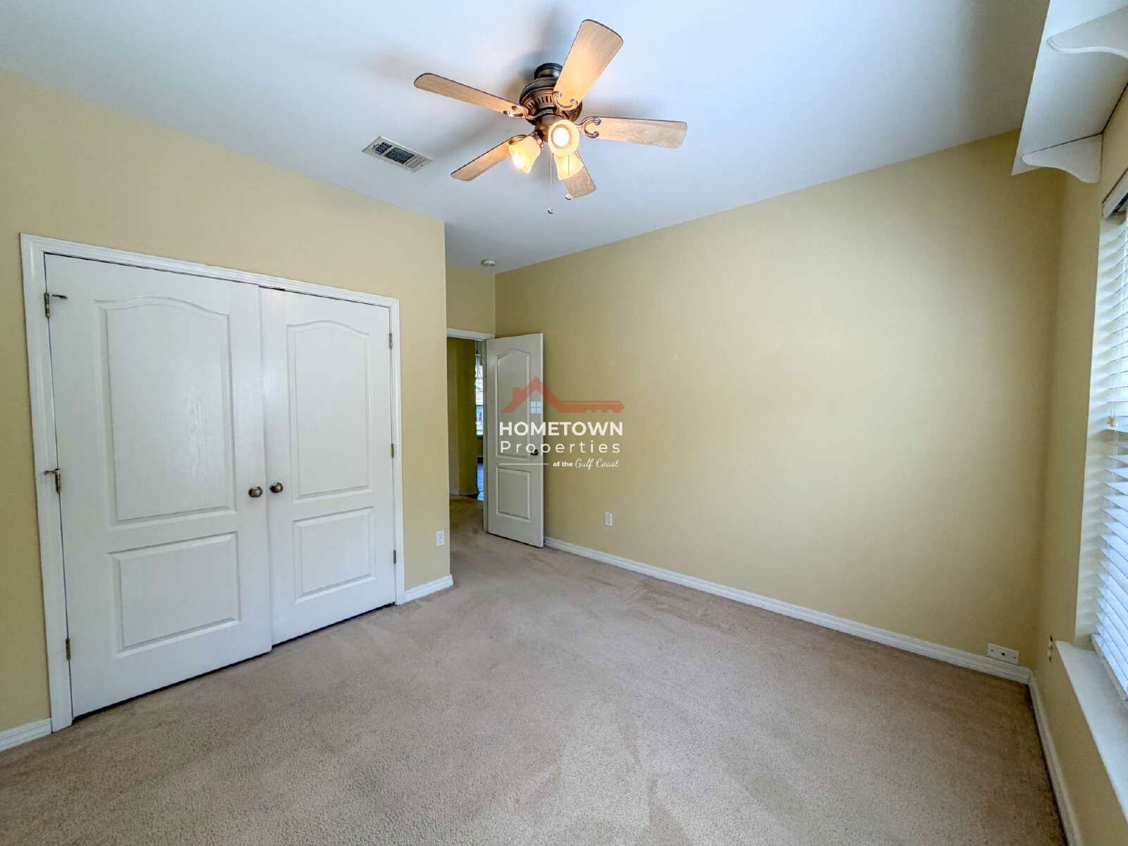 Spacious 4-Bed Oasis with 2 Full Baths property image