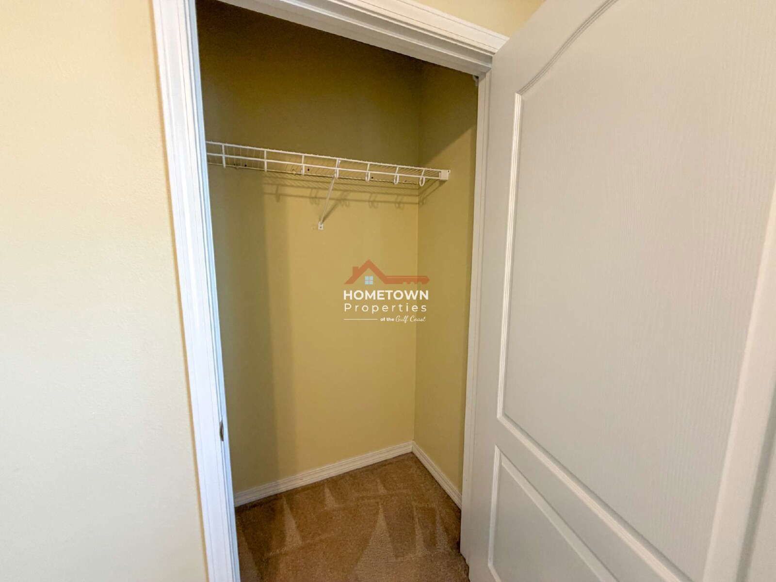 Spacious 4-Bed Oasis with 2 Full Baths property image