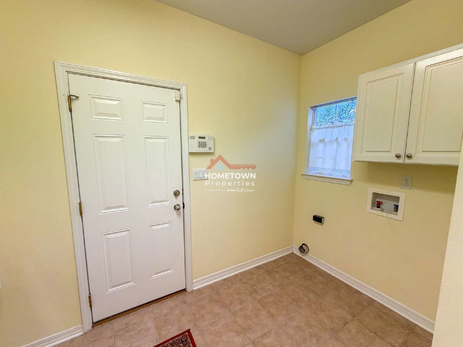 Spacious 4-Bed Oasis with 2 Full Baths property image