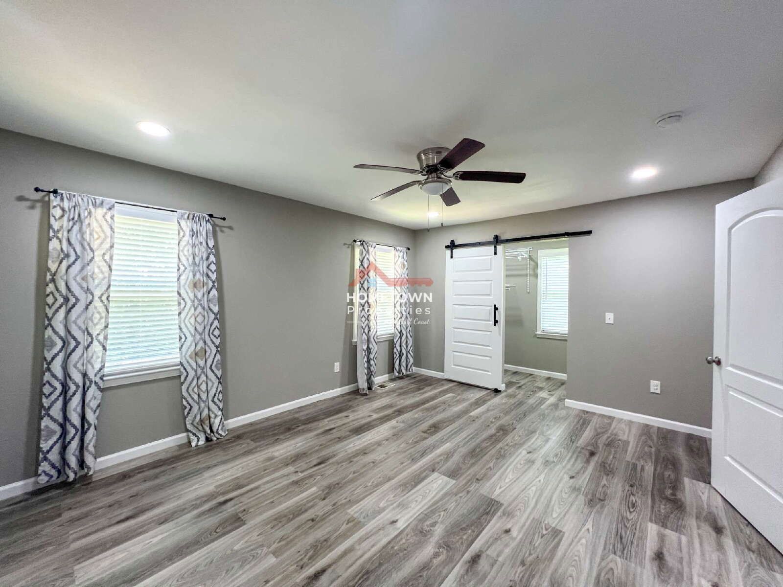 Charming 4-Bed Oasis with 2.5 Baths in Pensacola's Prime Location - 1815 Hallmark Dr! property image