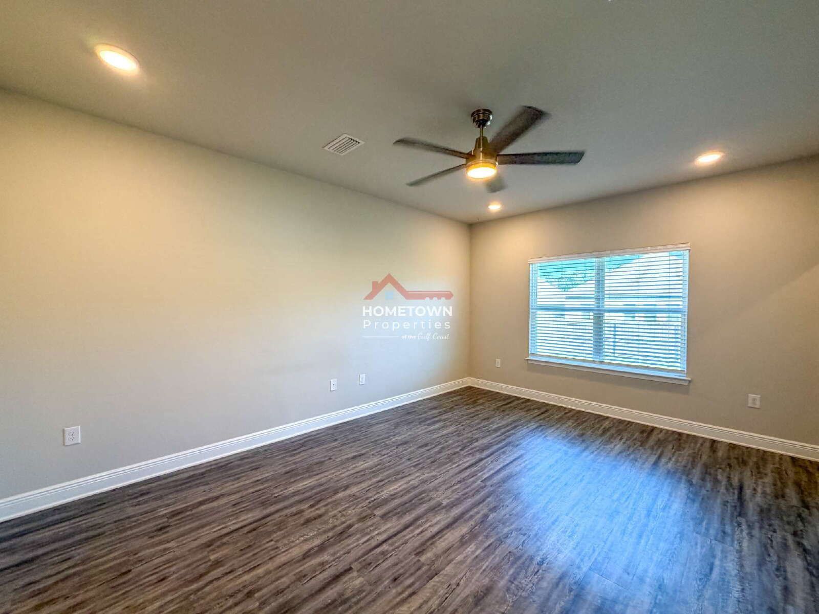 Charming 3-Bedroom Retreat with 2 Full Baths in Pensacola – Spacious 1794 Sq Ft Home at 7695 Burnside Loop! property image