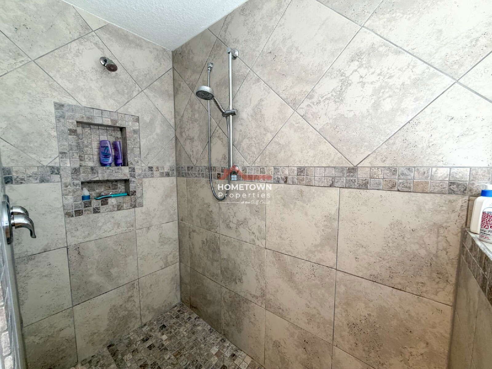 Spacious 4-Bedroom Retreat with 2.5 Baths in Milton - 2,426 Sq Ft of Comfortable Living at 4578 Red Oak Drive! property image