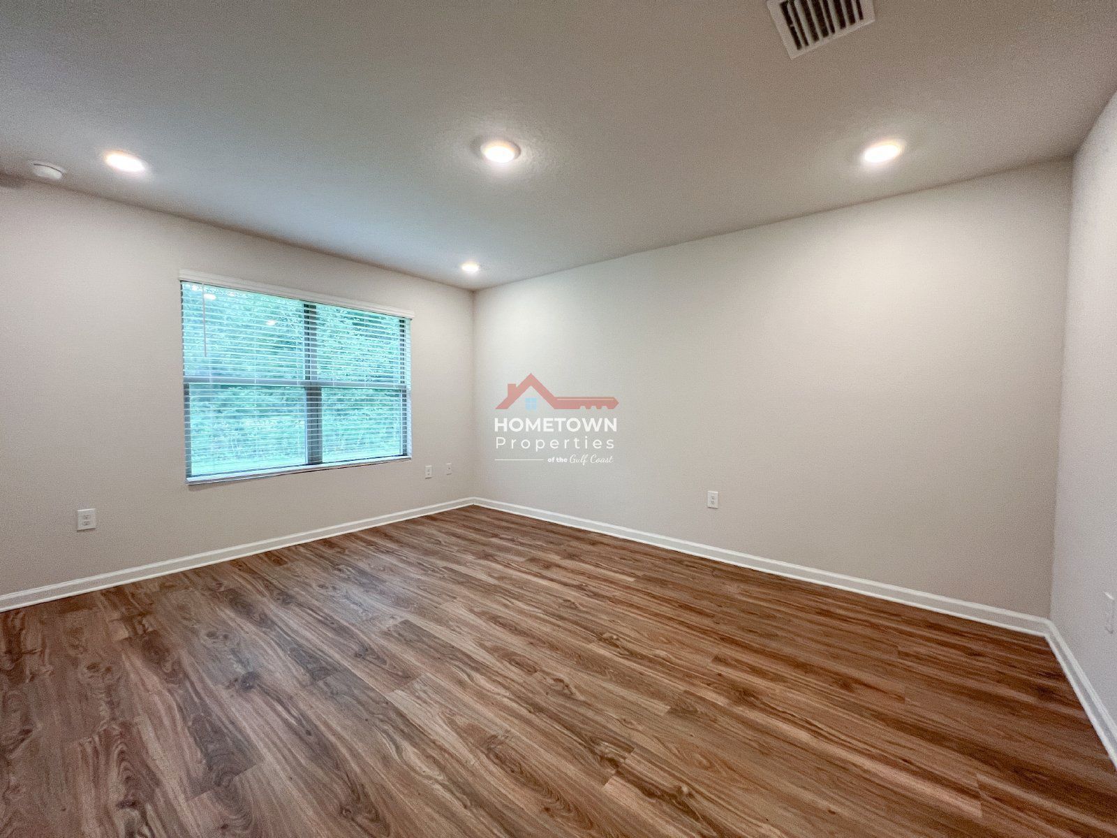 4 bed, 2 bath home located in the Birch Run community property image