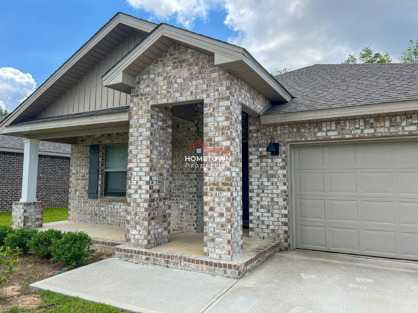 4 bed, 2 bath home located in the Birch Run community property image