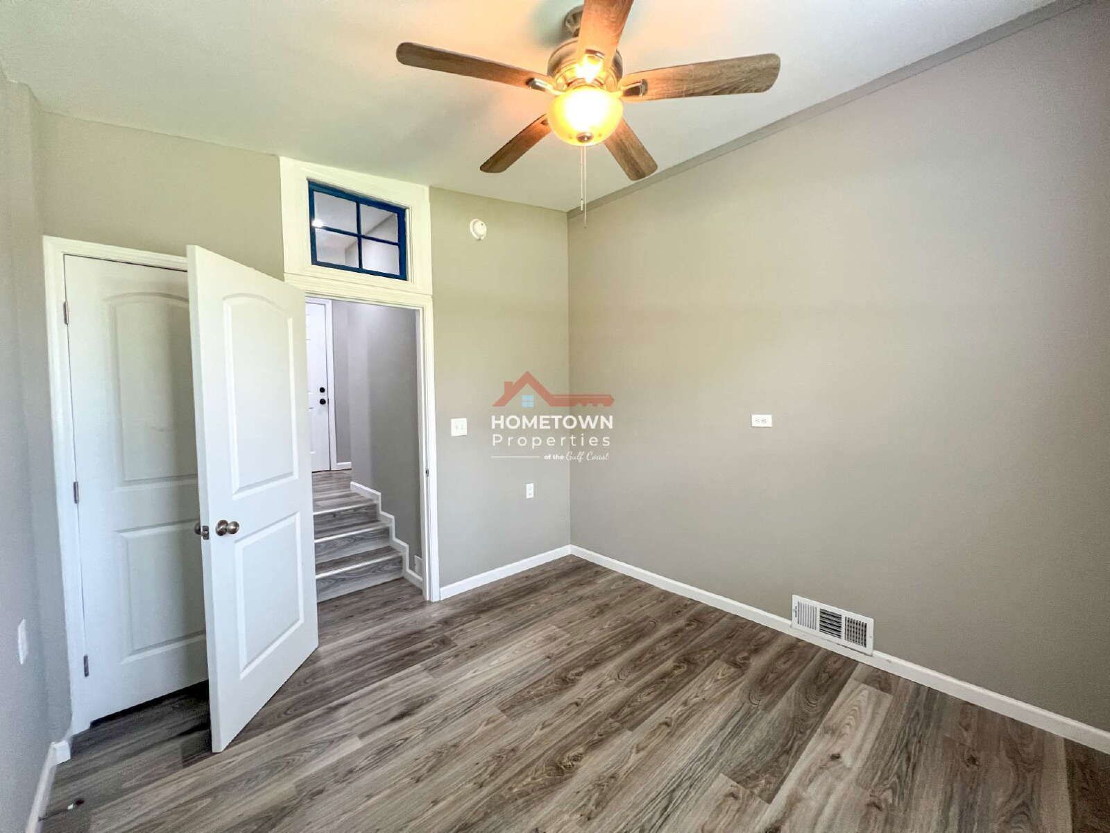 Charming 4-Bed Oasis with 2.5 Baths in Pensacola's Prime Location - 1815 Hallmark Dr! property image