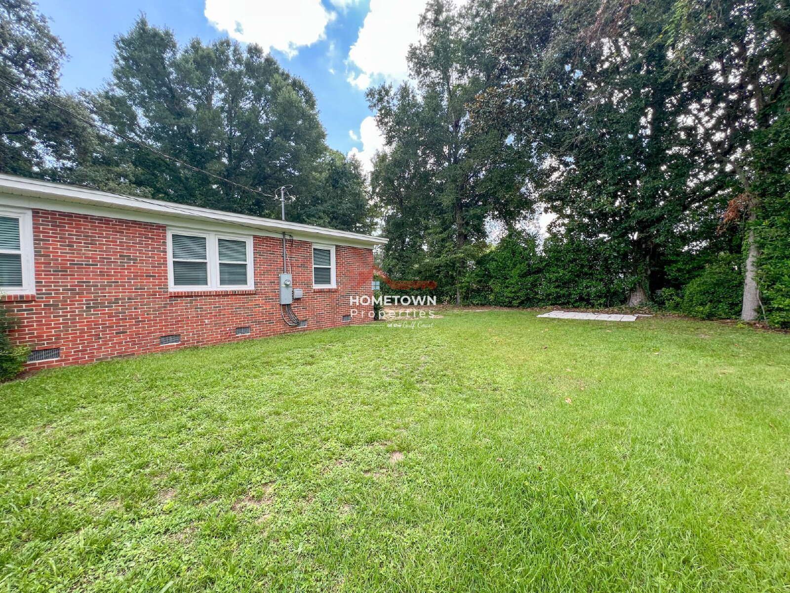Charming 4-Bed Oasis with 2.5 Baths in Pensacola's Prime Location - 1815 Hallmark Dr! property image