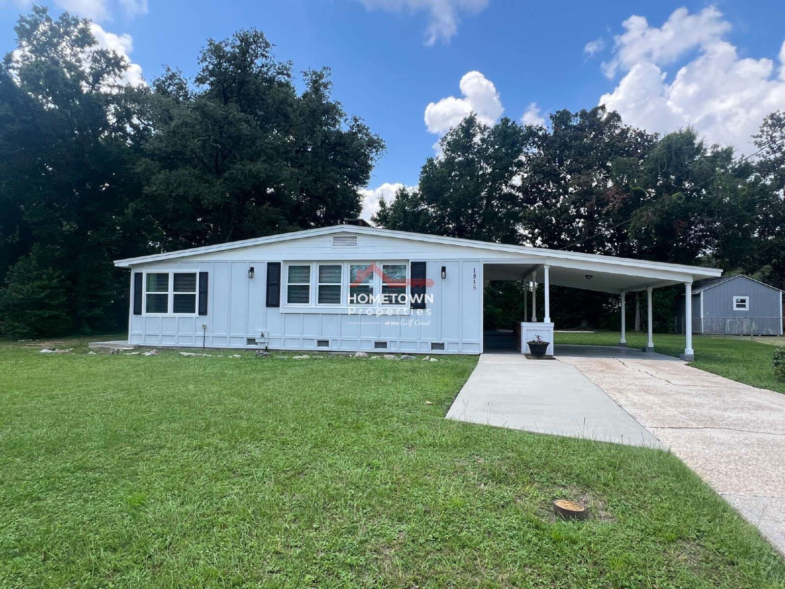 Charming 4-Bed Oasis with 2.5 Baths in Pensacola's Prime Location - 1815 Hallmark Dr! property image
