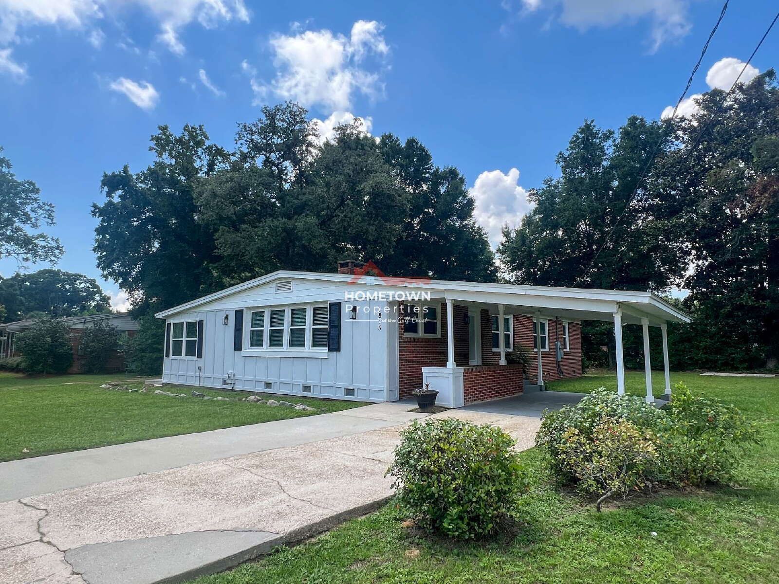 Charming 4-Bed Oasis with 2.5 Baths in Pensacola's Prime Location - 1815 Hallmark Dr! property image