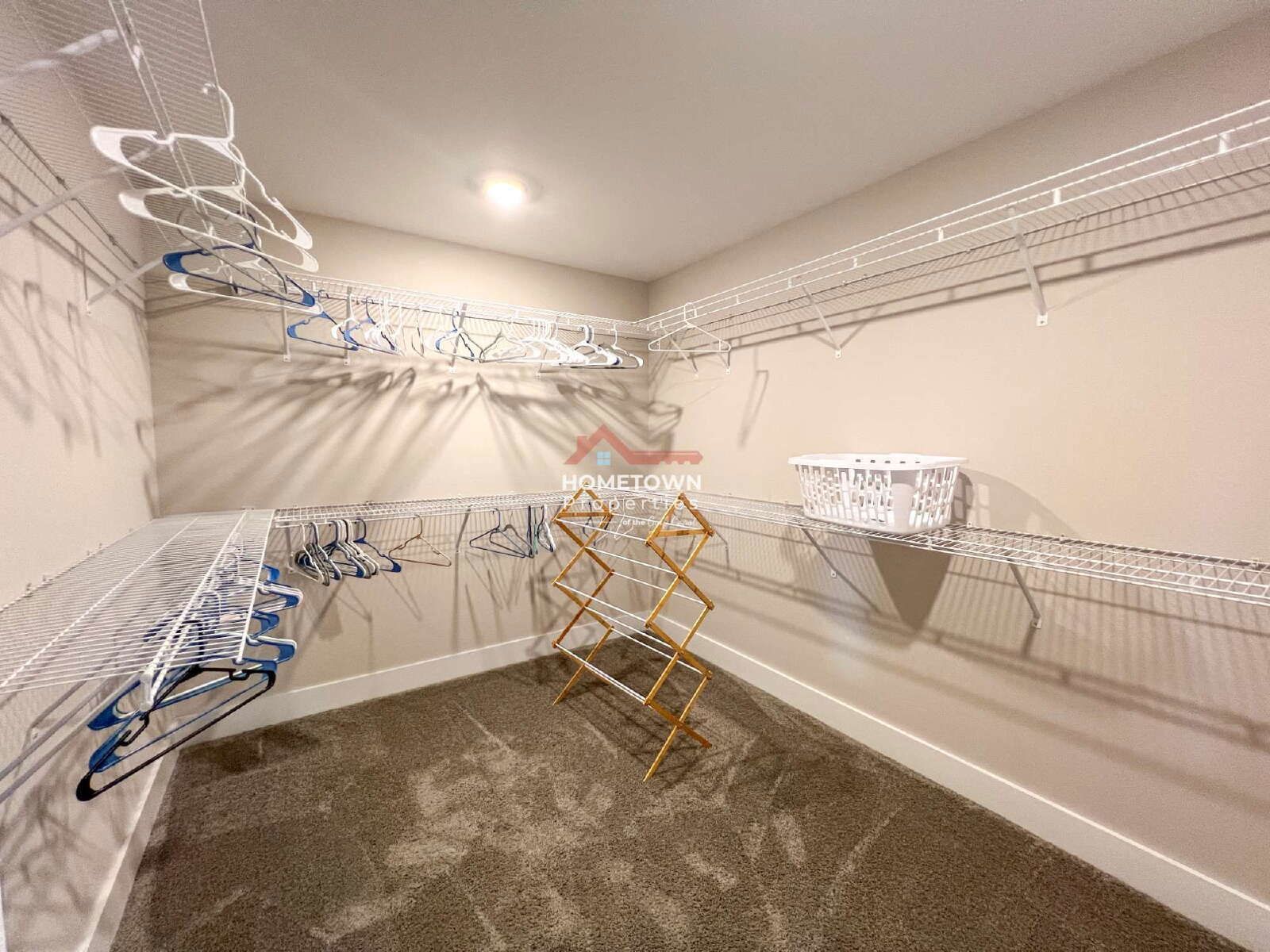 Furnished 3-Bed Oasis on Dunridge Drive with Access Gate property image