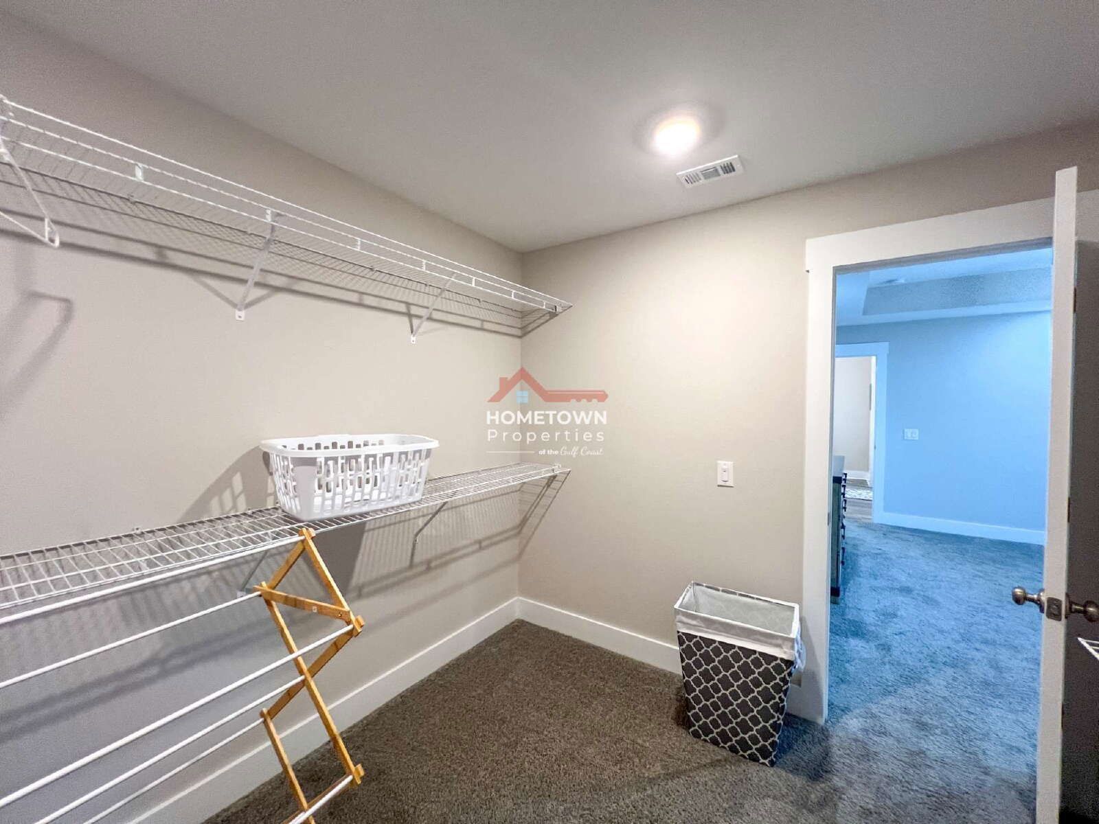 Furnished 3-Bed Oasis on Dunridge Drive with Access Gate property image