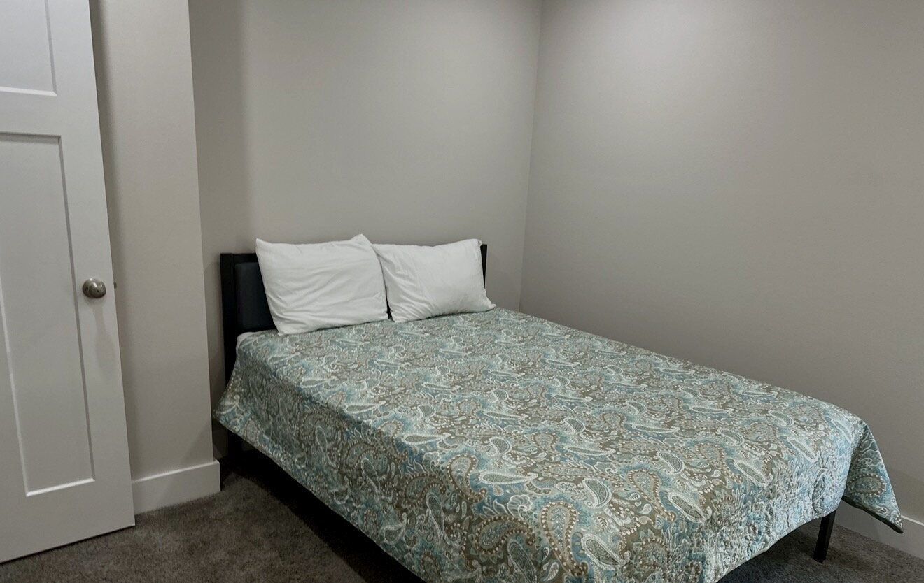 Furnished 3-Bed Oasis on Dunridge Drive with Access Gate property image
