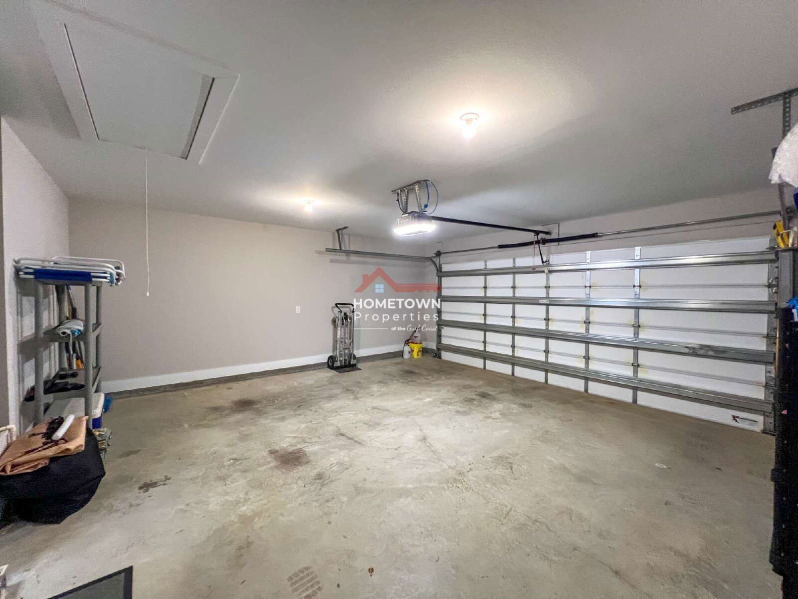 Furnished 3-Bed Oasis on Dunridge Drive with Access Gate property image