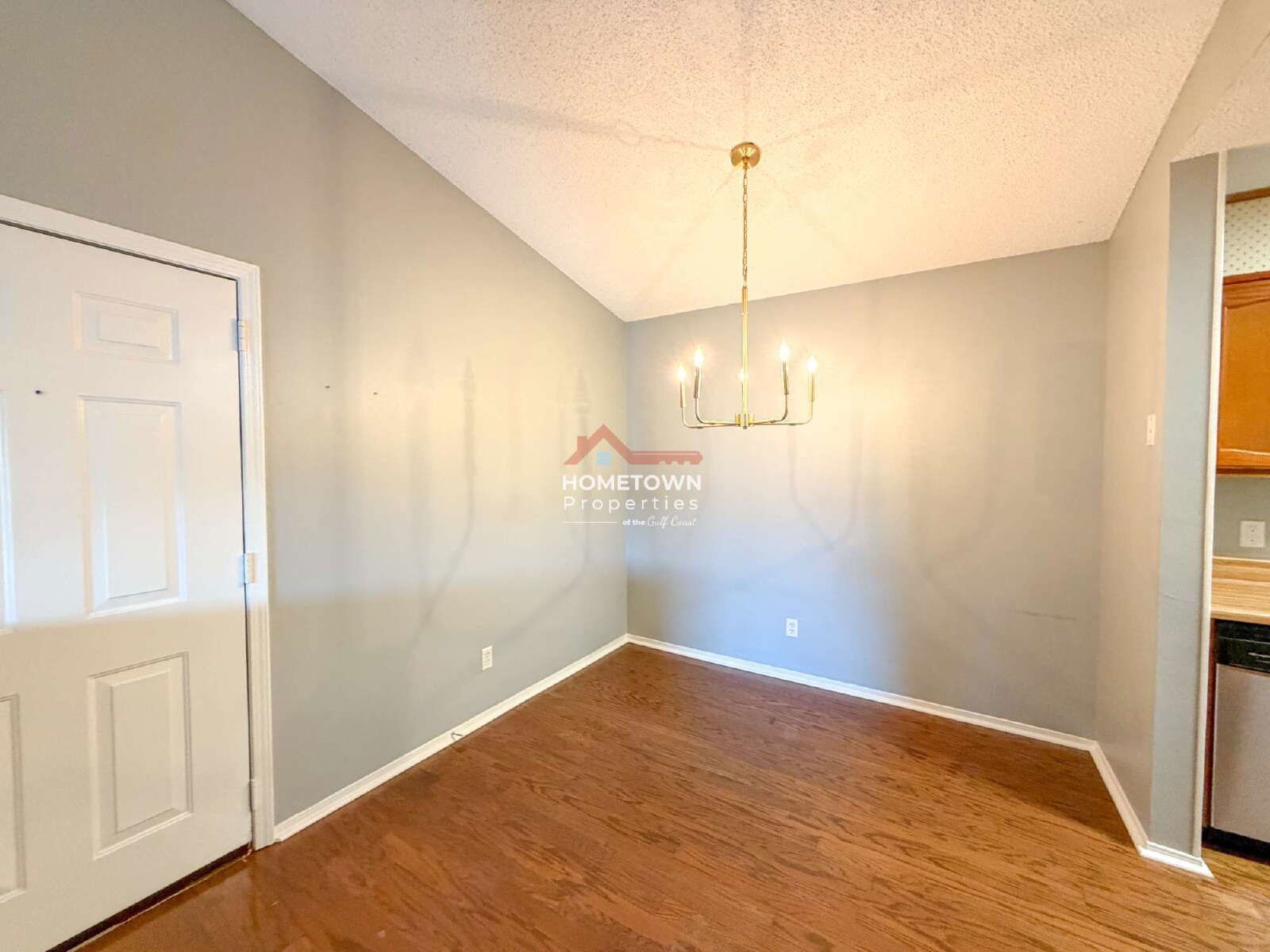 Chic & Cozy 2-Bed, 2-Bath Condo Retreat on Scenic Hwy, Pensacola! property image