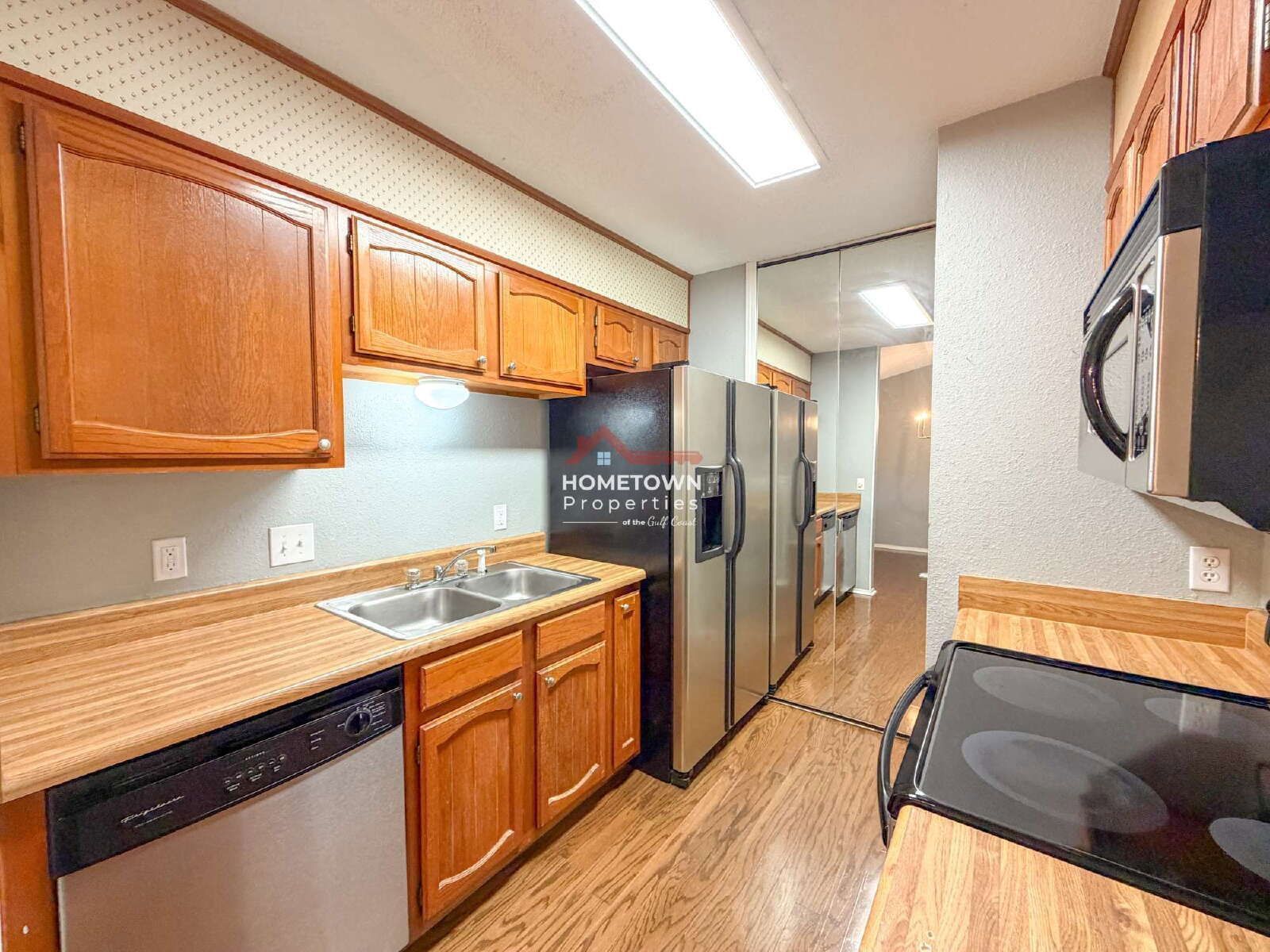 Chic & Cozy 2-Bed, 2-Bath Condo Retreat on Scenic Hwy, Pensacola! property image