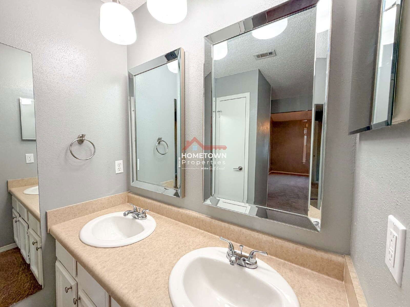 Chic & Cozy 2-Bed, 2-Bath Condo Retreat on Scenic Hwy, Pensacola! property image