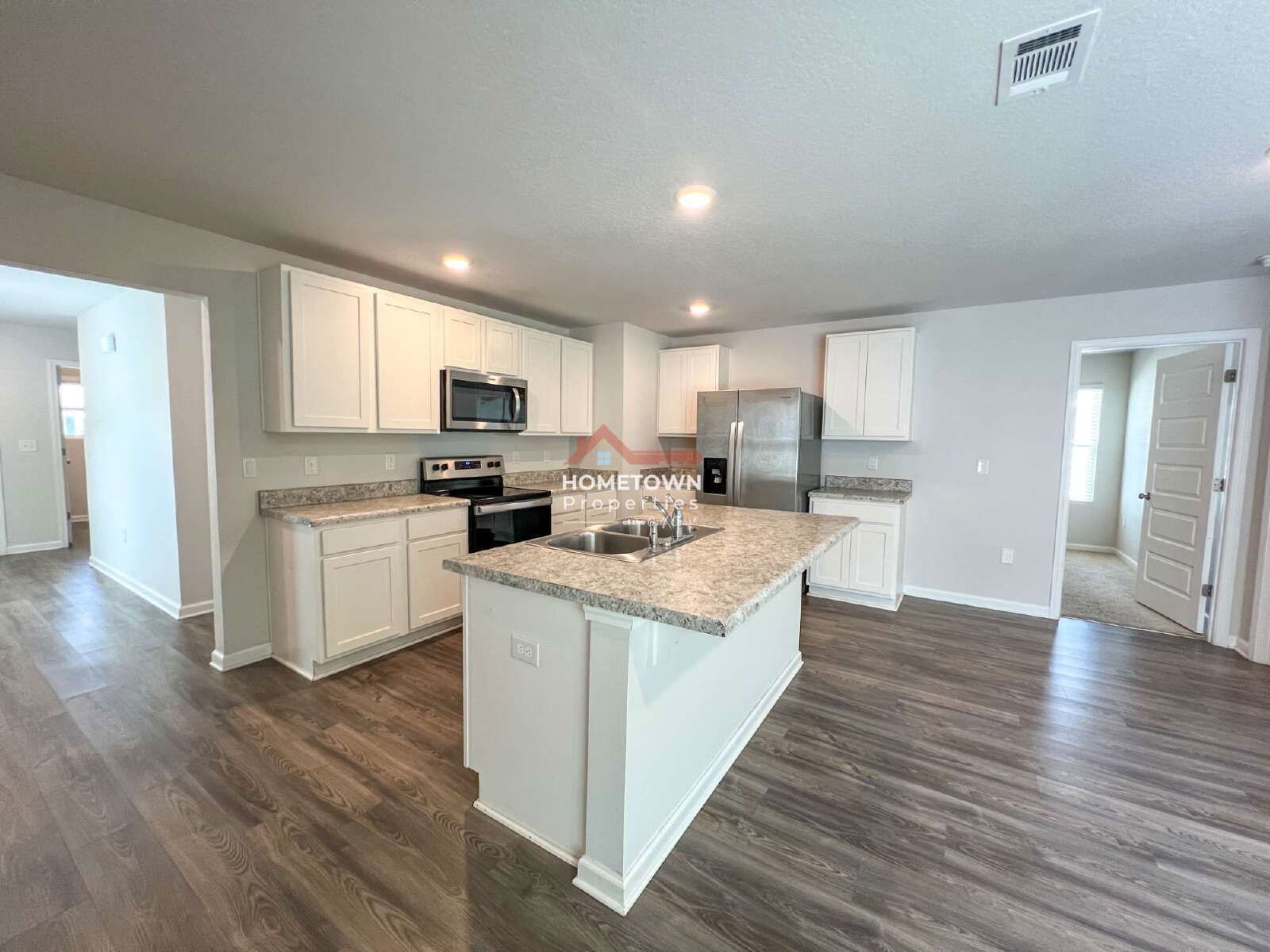 Charming 3-Bedroom Home with 2 Baths on Peach Drive property image