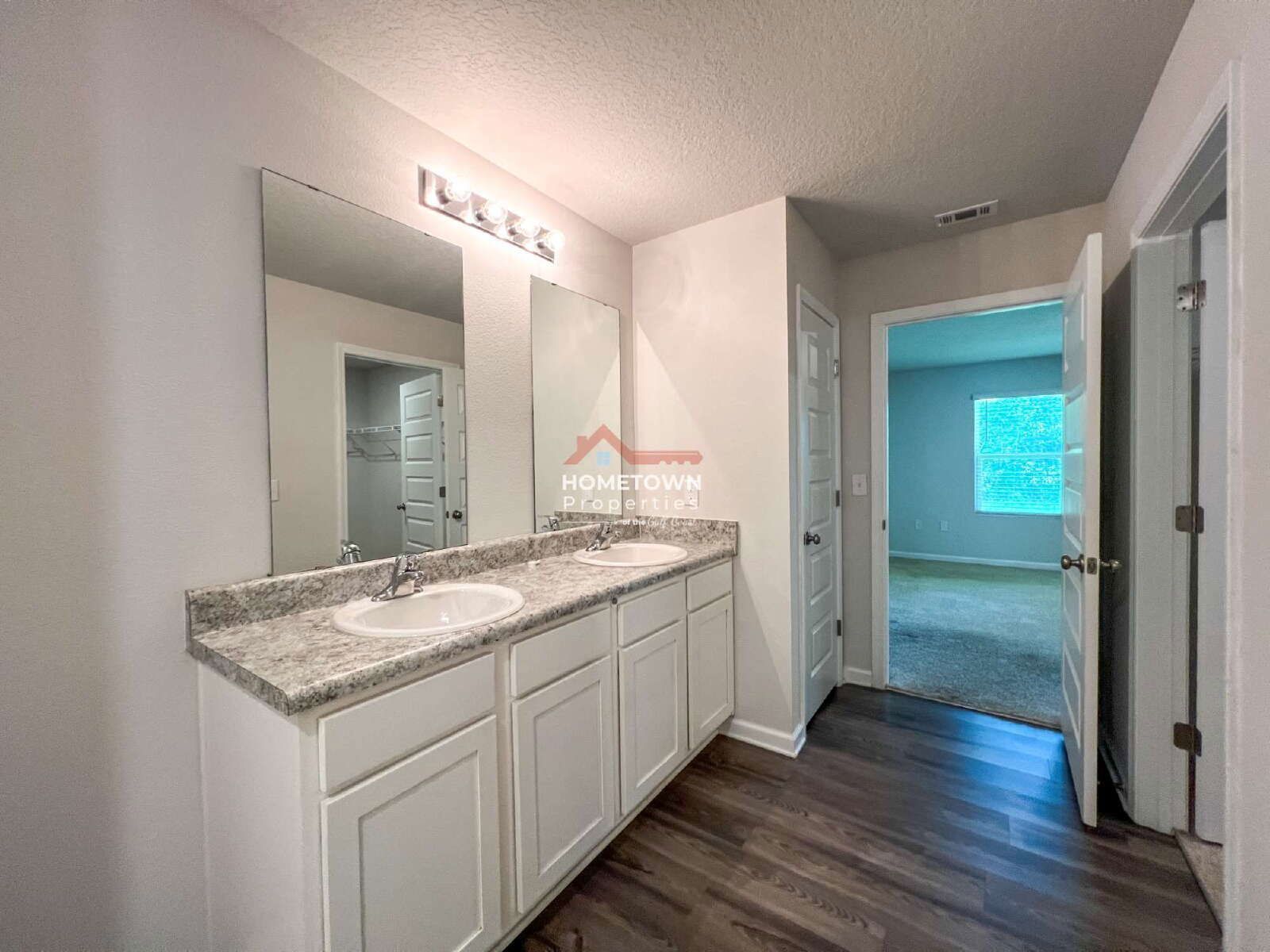 Charming 3-Bedroom Home with 2 Baths on Peach Drive property image
