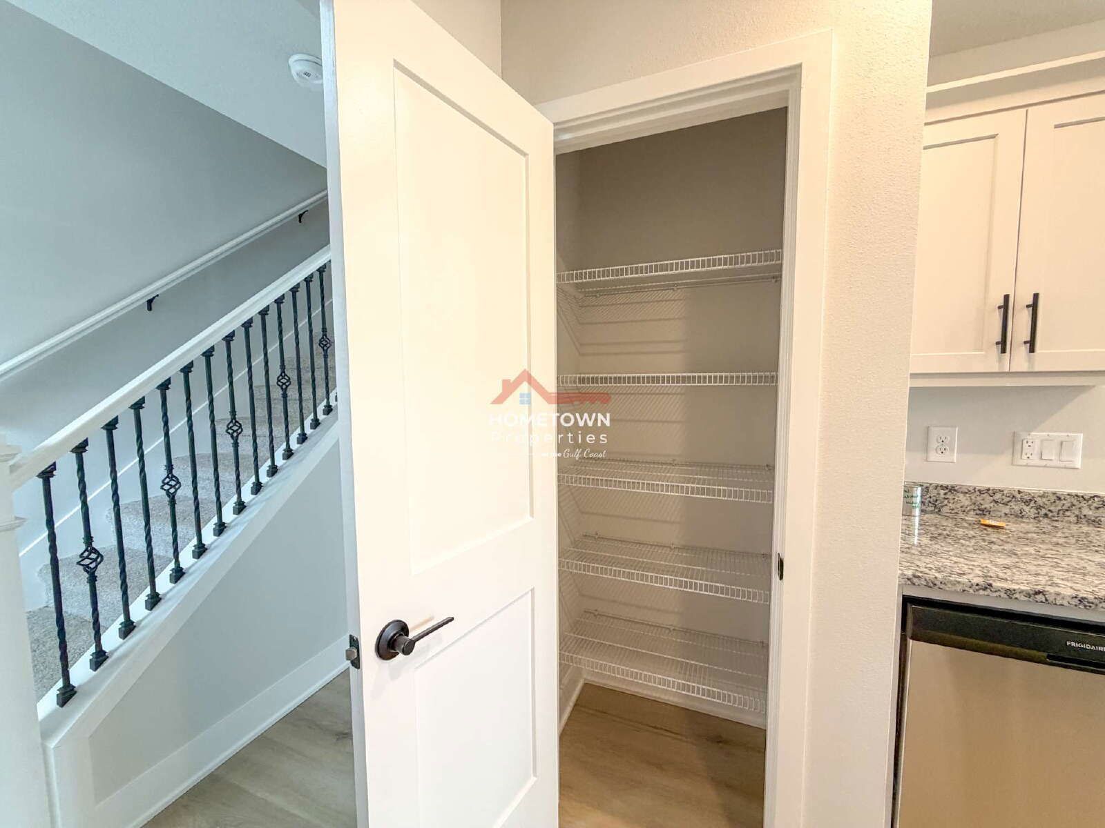 Charming 3-Bed Oasis with Granite Kitchen & 2.5 Baths in Pensacola – 1648 Sq Ft of Comfort! property image