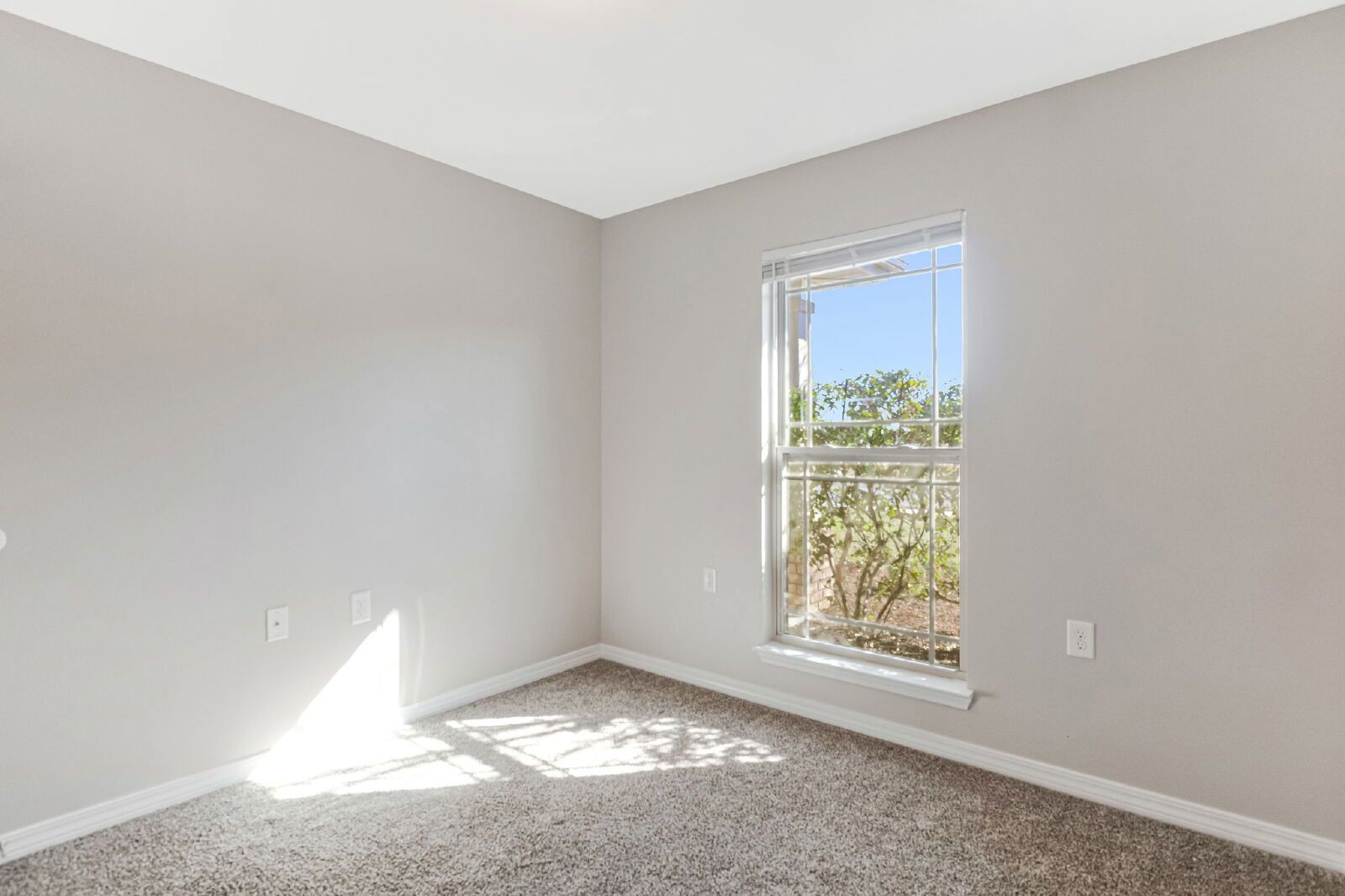 Spacious Modern Home in Pace – Move-In Ready! property image