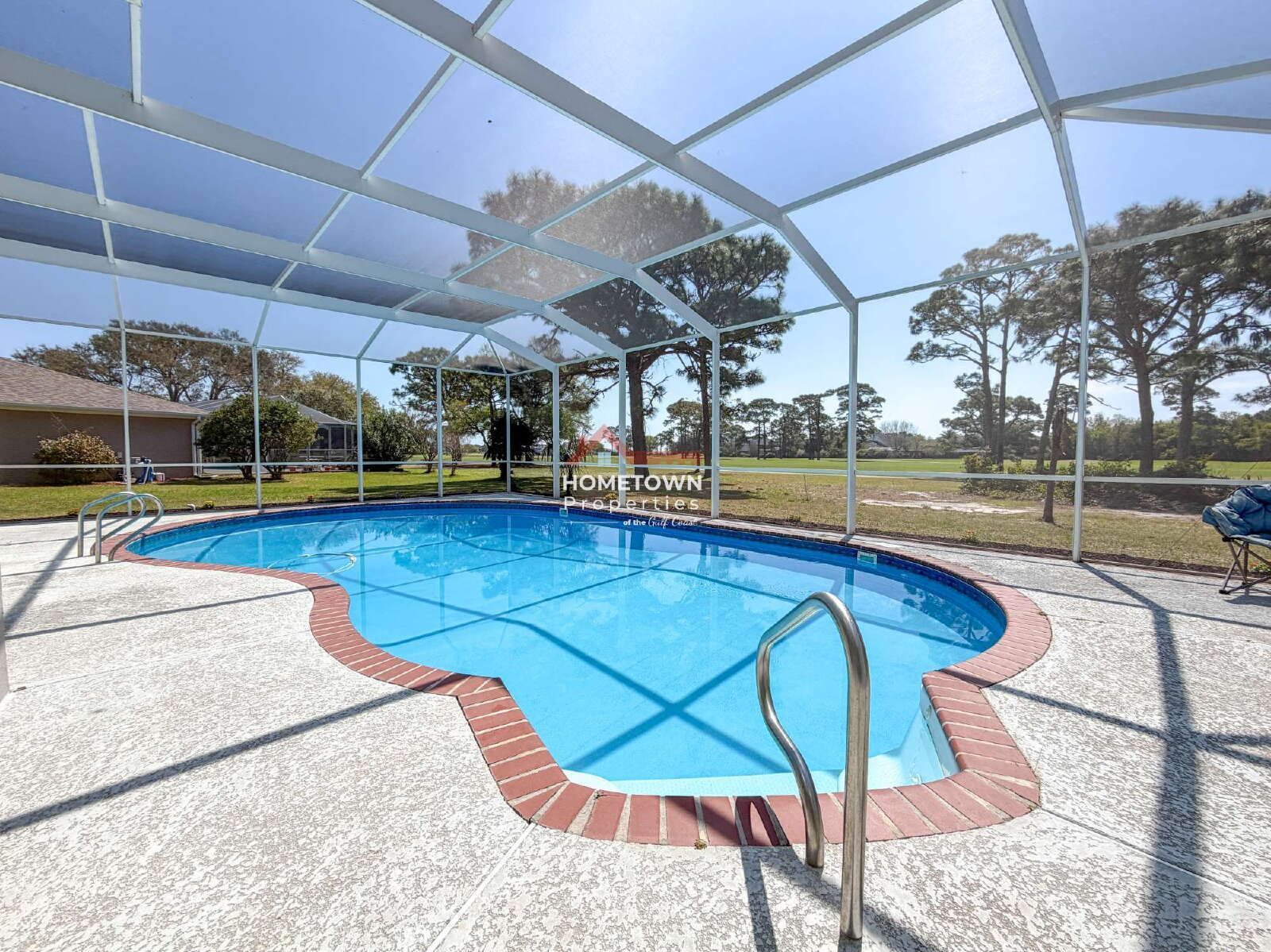 Charming Gulf Breeze Oasis: 3-Bedroom Retreat with Pool property image