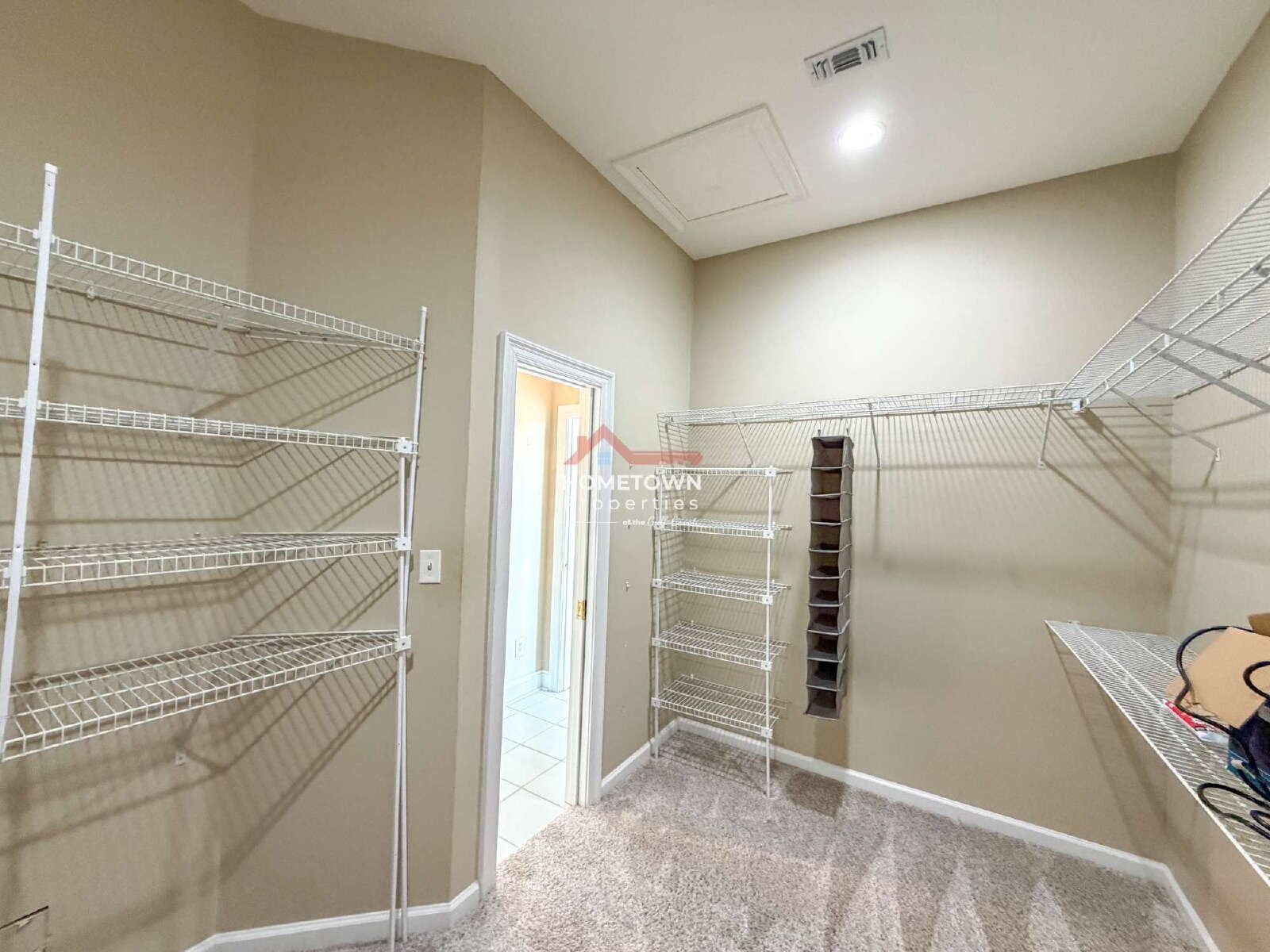 Charming Gulf Breeze Oasis: 3-Bedroom Retreat with Pool property image