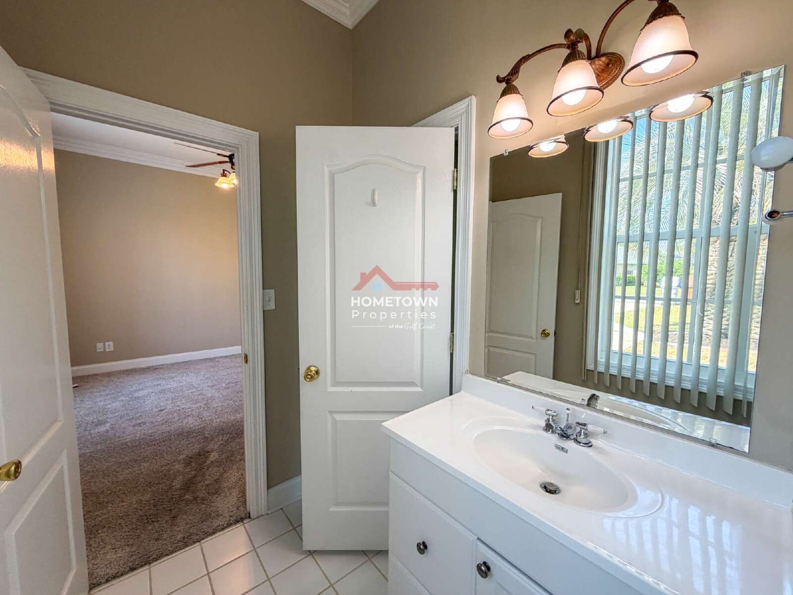 Charming Gulf Breeze Oasis: 3-Bedroom Retreat with Pool property image