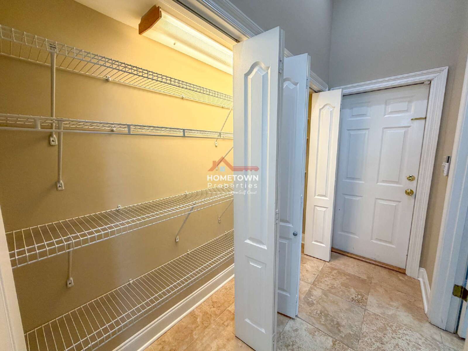 Charming Gulf Breeze Oasis: 3-Bedroom Retreat with Pool property image