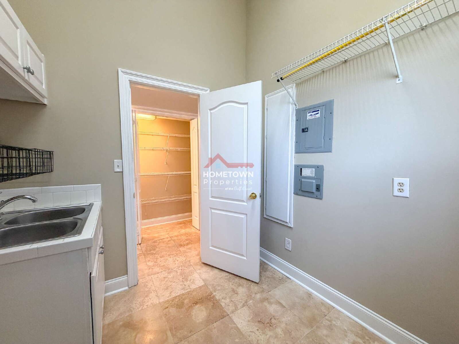 Charming Gulf Breeze Oasis: 3-Bedroom Retreat with Pool property image