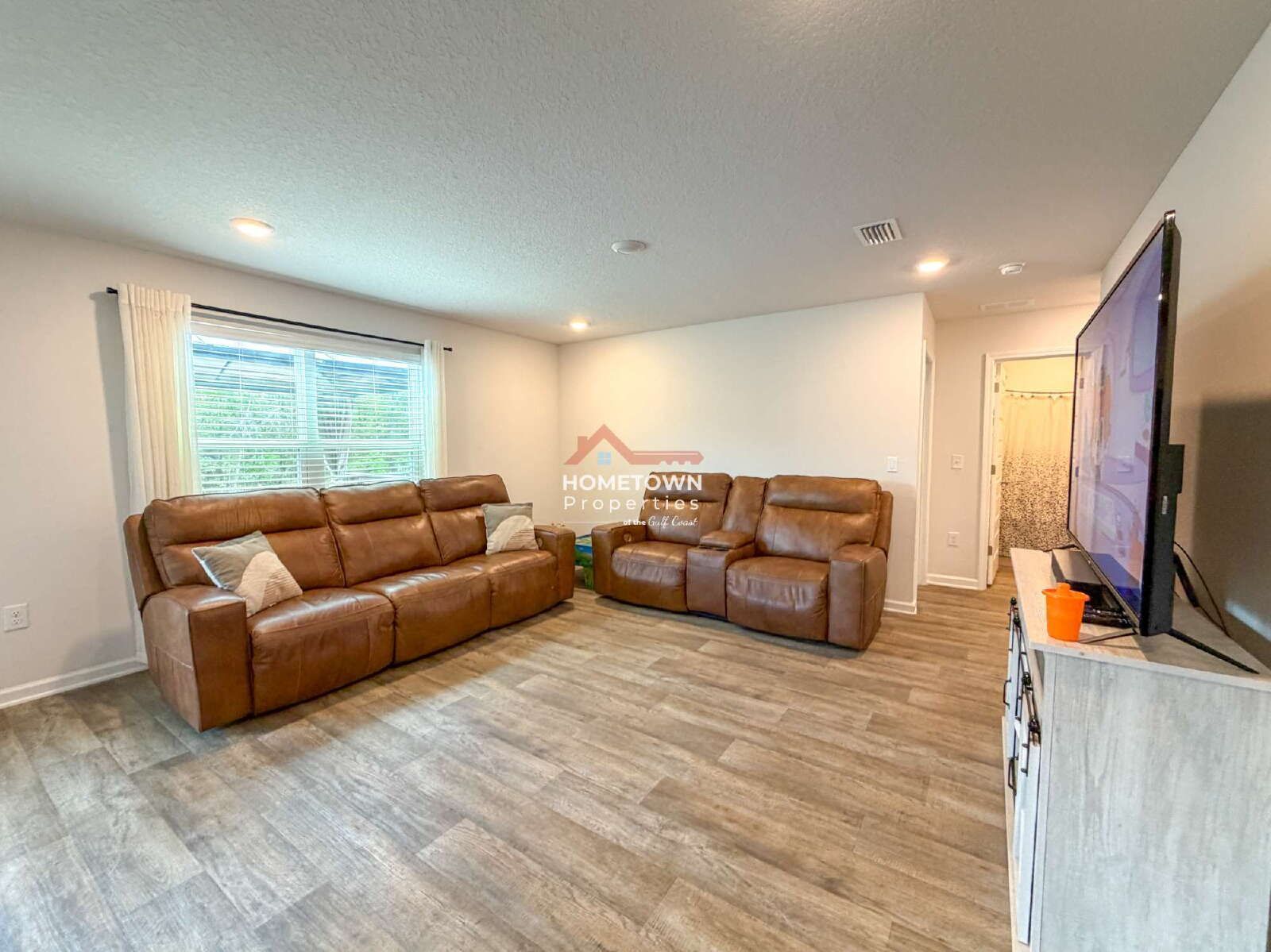 Spacious 5-Bedroom Haven with 3 Full Baths and 2,599 Sq. Ft. of Comfort in Milton, FL! property image