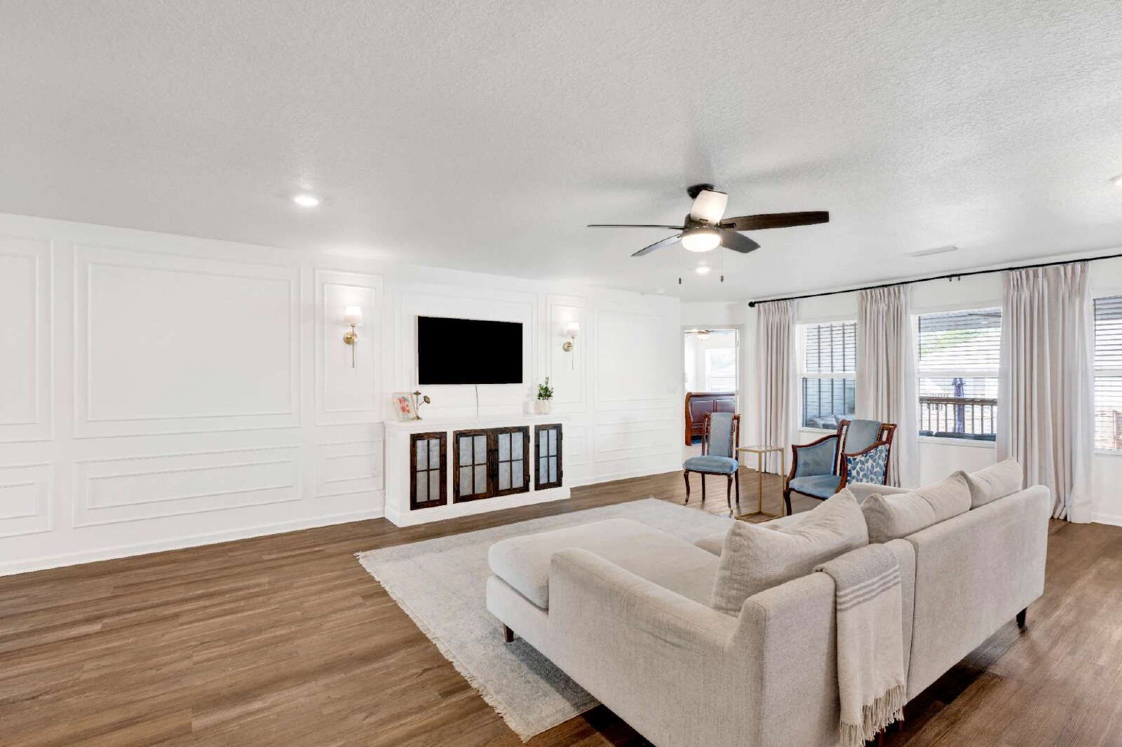 Spacious 5-Bedroom Home with Community Pool property image