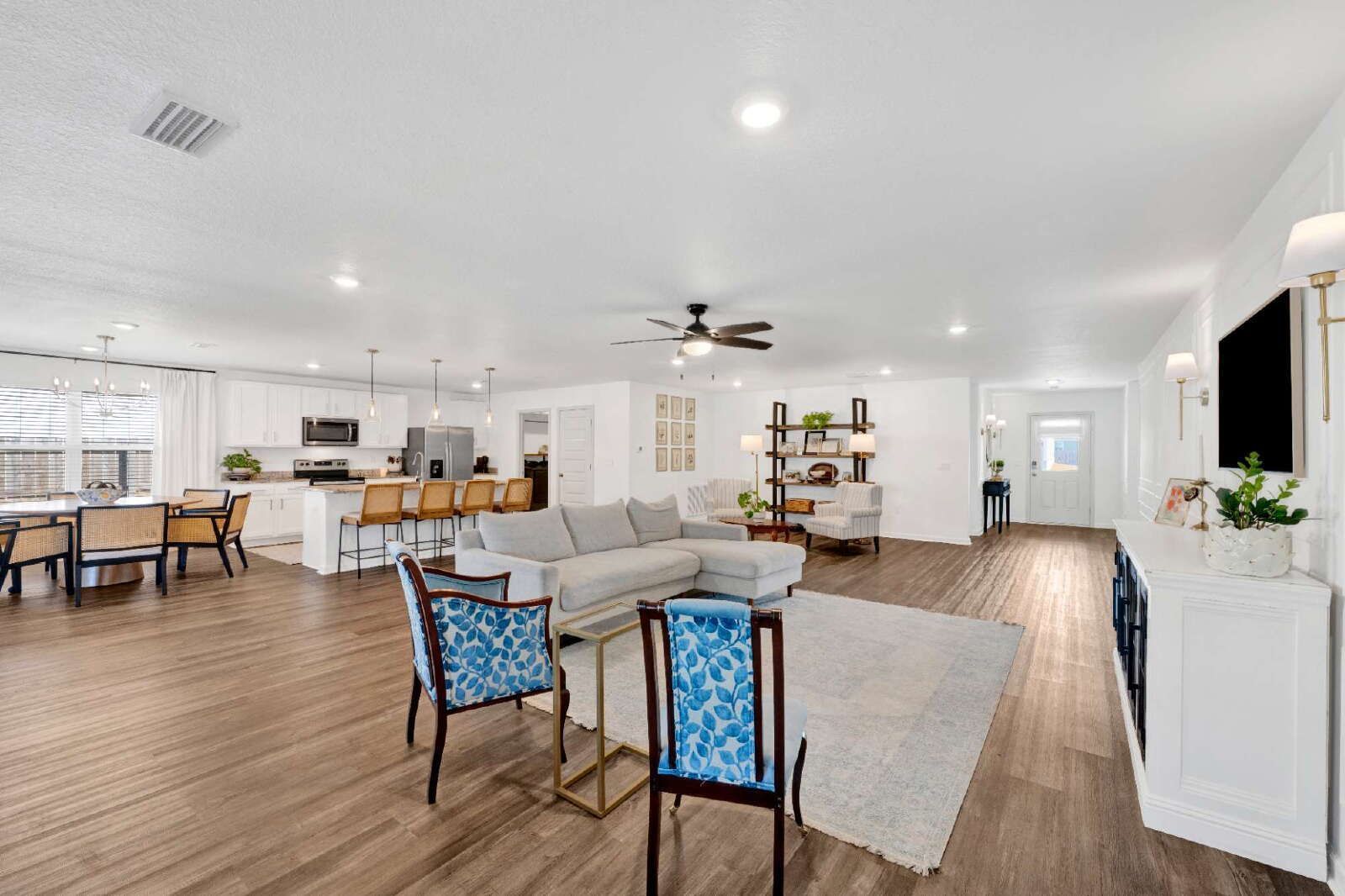 Spacious 5-Bedroom Home with Community Pool property image