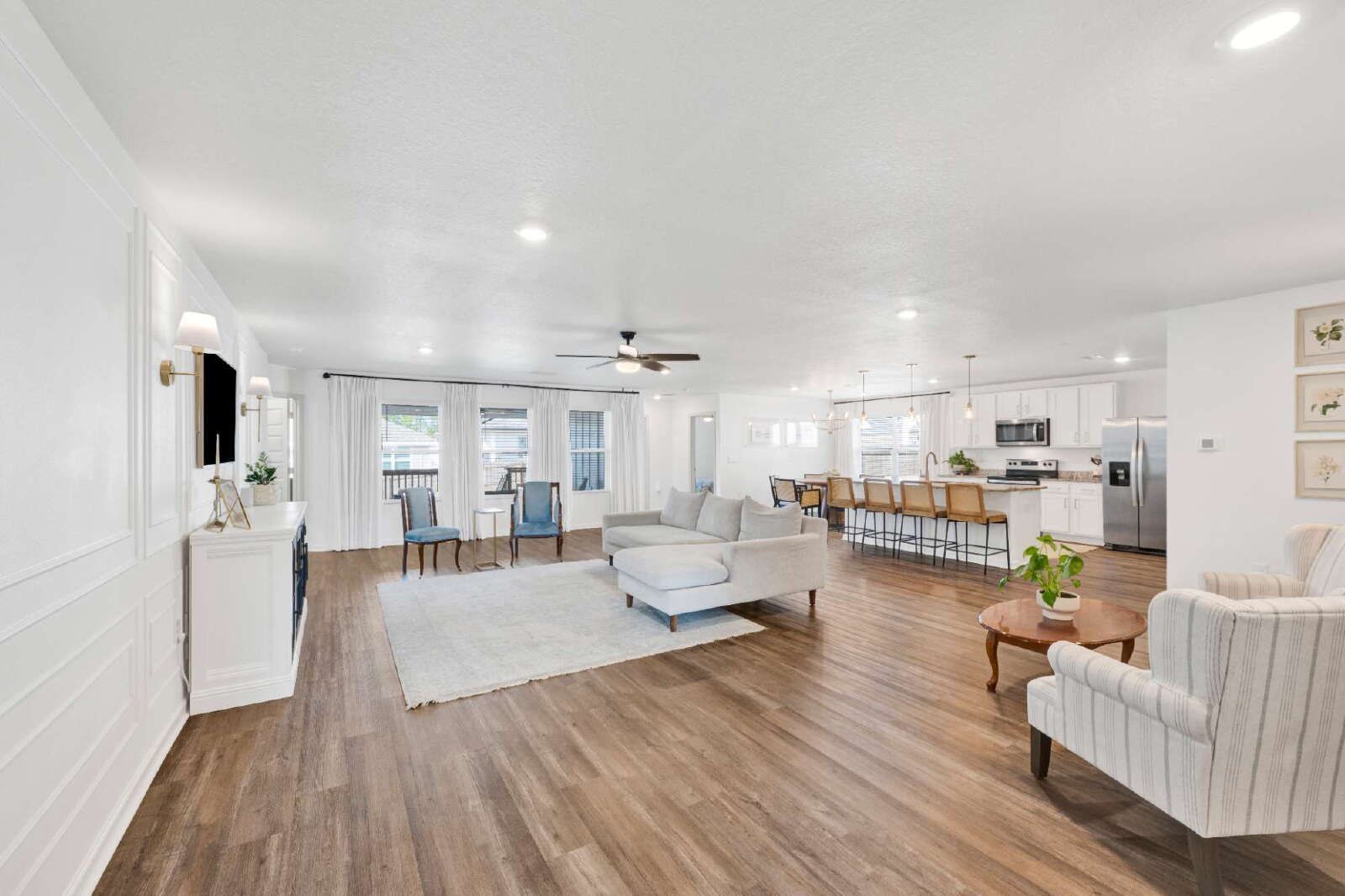 Spacious 5-Bedroom Home with Community Pool property image