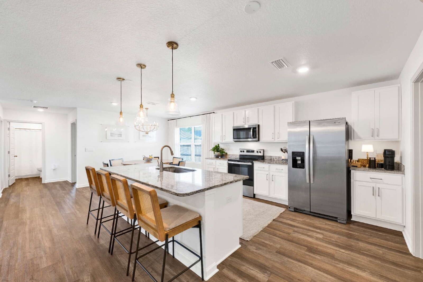 Spacious 5-Bedroom Home with Community Pool property image