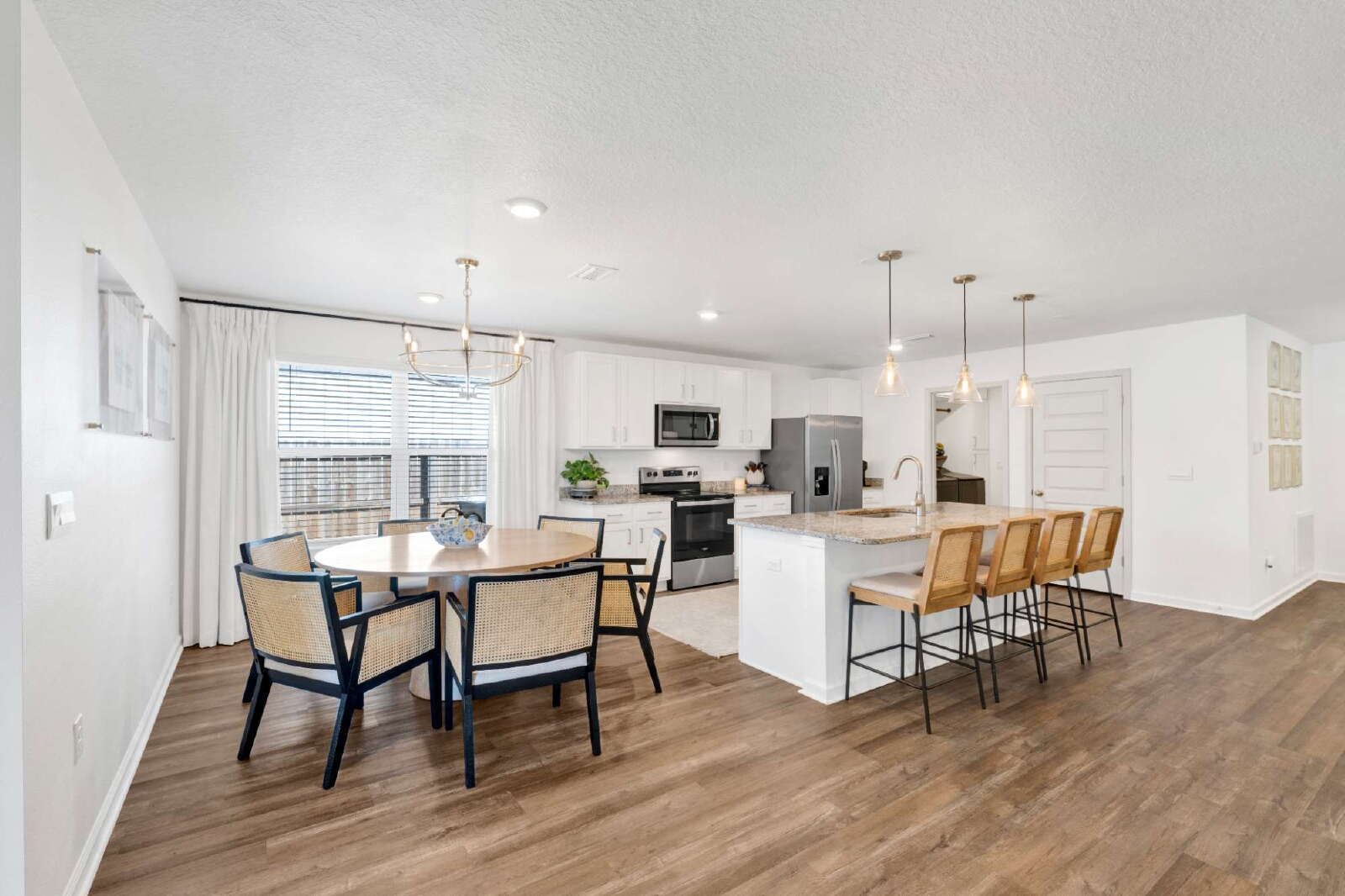 Spacious 5-Bedroom Home with Community Pool property image