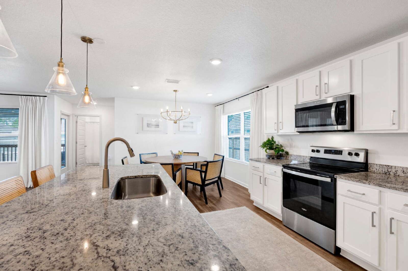 Spacious 5-Bedroom Home with Community Pool property image