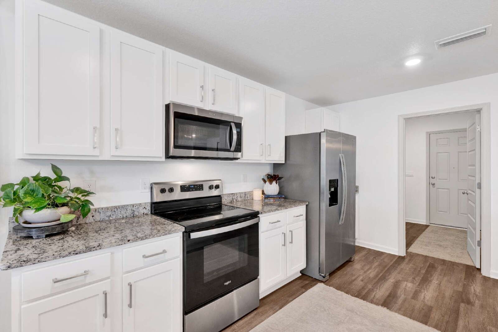 Spacious 5-Bedroom Home with Community Pool property image