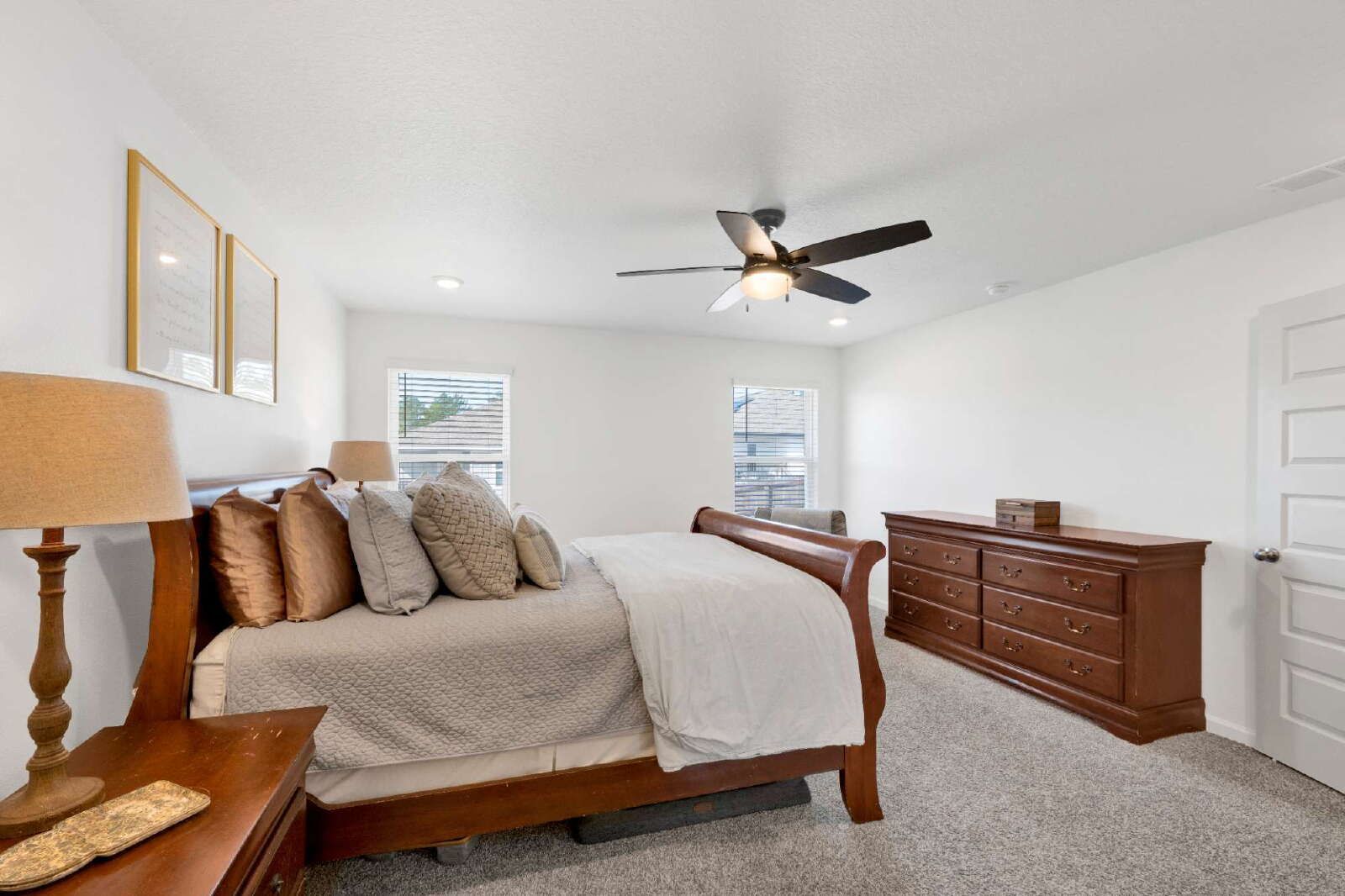 Spacious 5-Bedroom Home with Community Pool property image