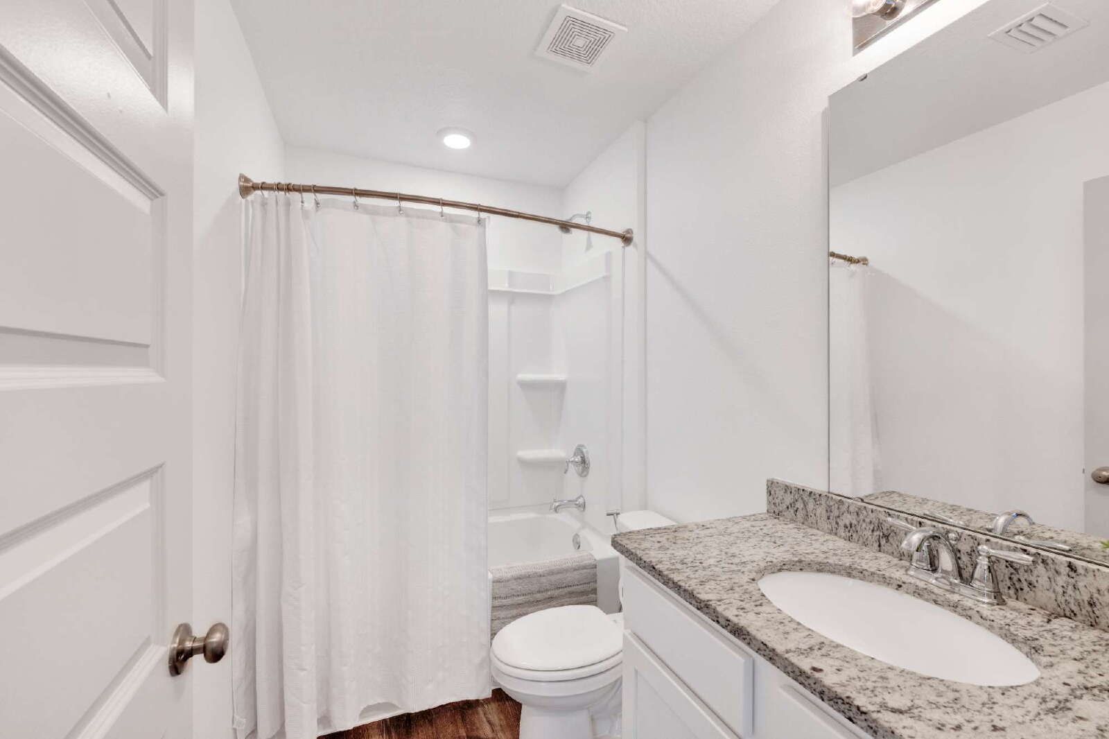 Spacious 5-Bedroom Home with Community Pool property image