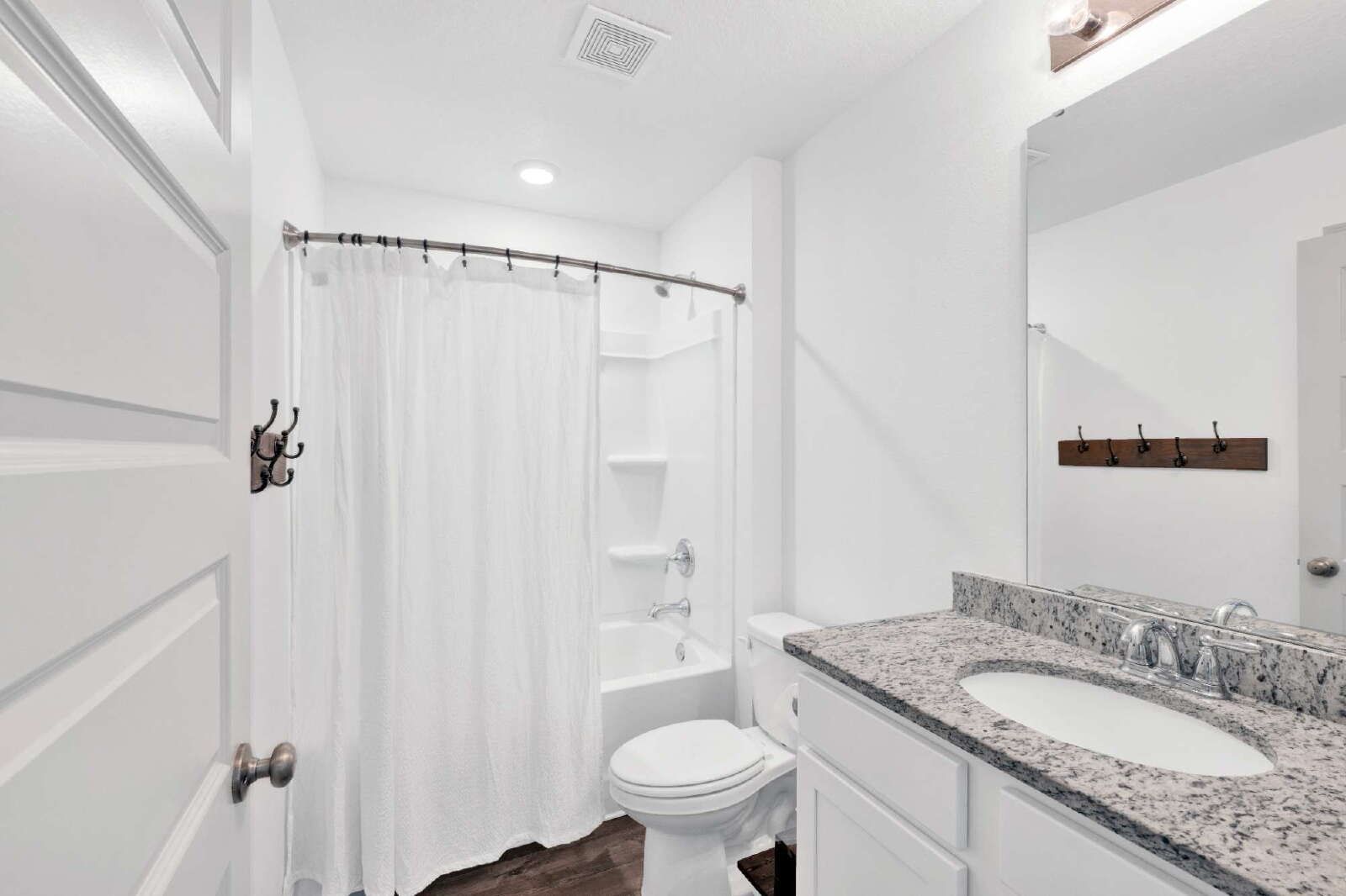 Spacious 5-Bedroom Home with Community Pool property image