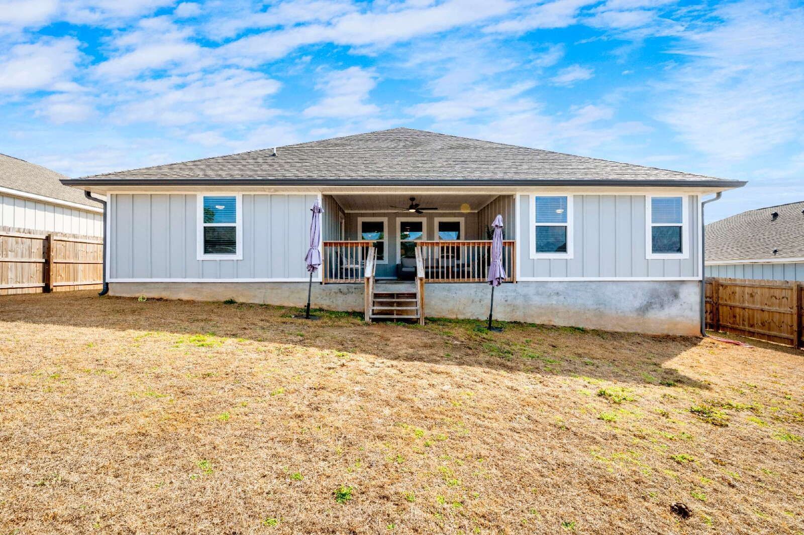 Spacious 5-Bedroom Home with Community Pool property image