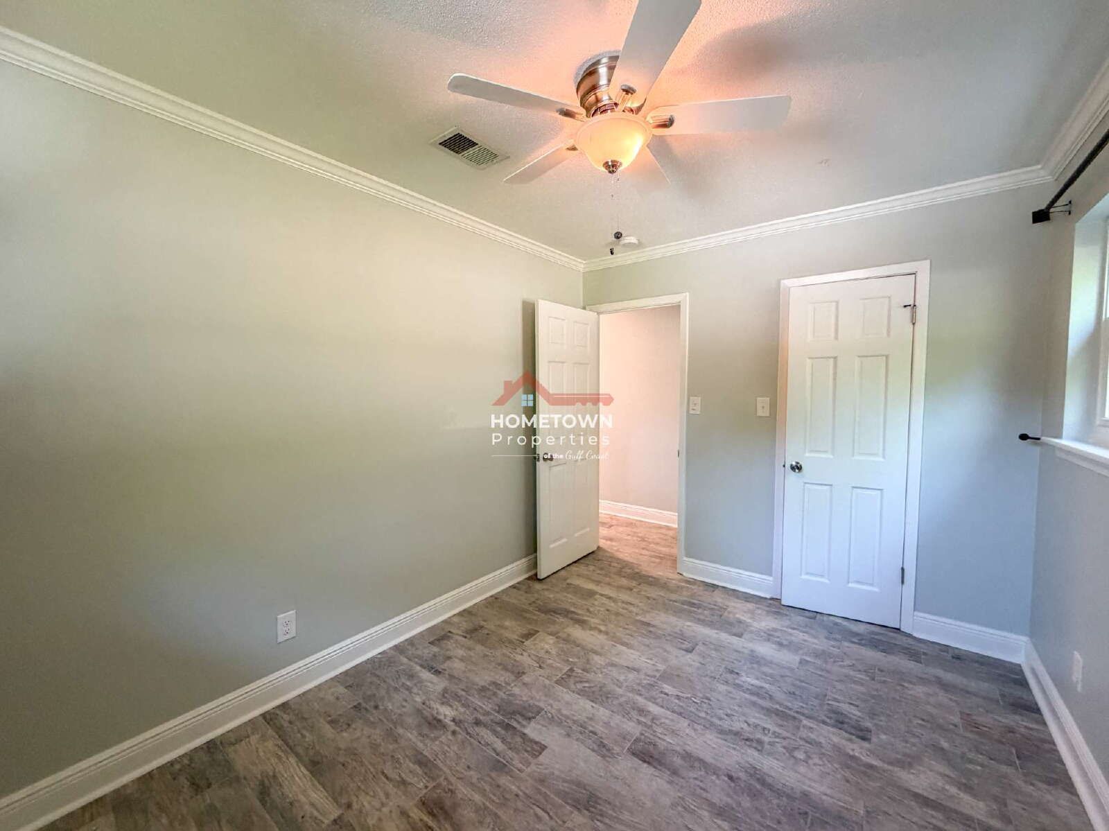 3-Bedroom Home with Sauna, Pool, & Fireplace on Cordoba Street! property image