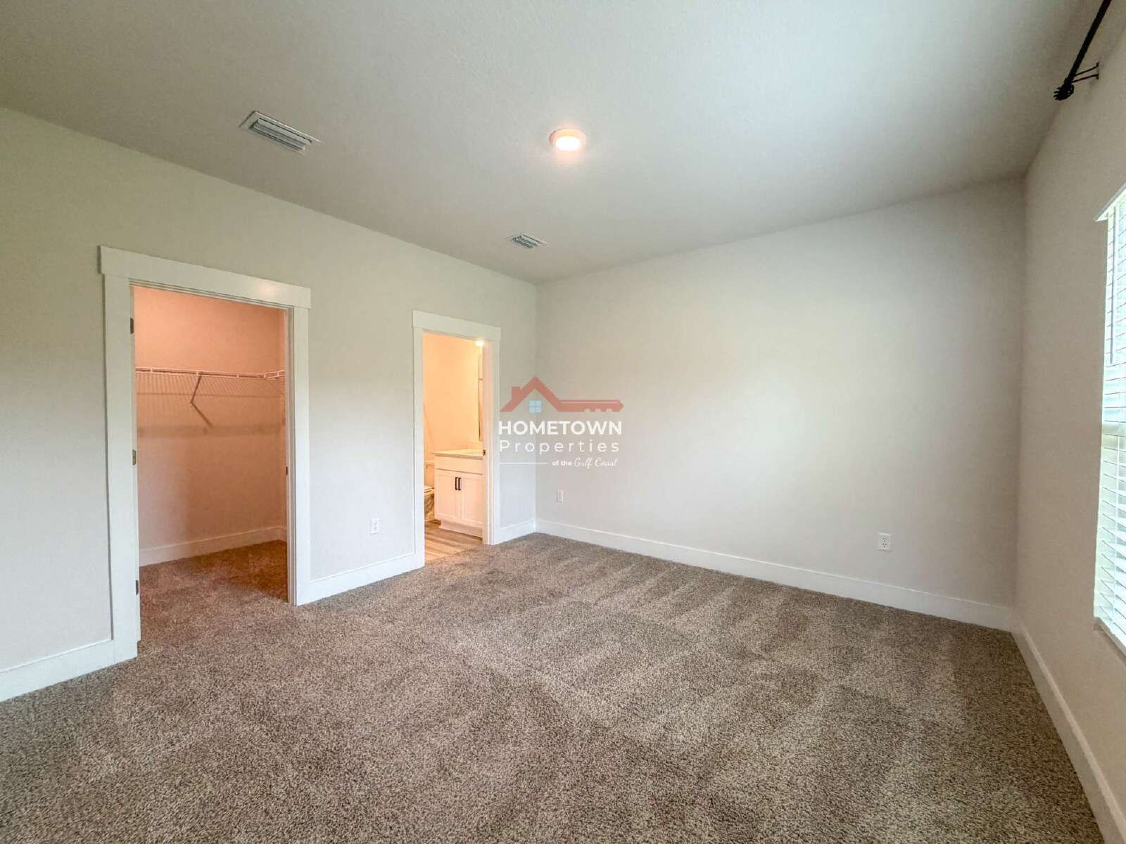 Charming 4-Bedroom Home at 9899 Starling Drive, Pensacola – Spacious Living with 2 Full Baths in 1581 Sq Ft! property image
