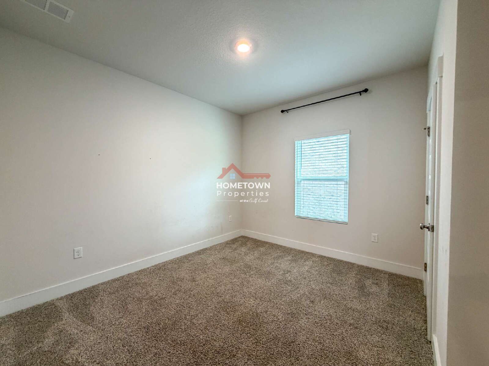 Charming 4-Bedroom Home at 9899 Starling Drive, Pensacola – Spacious Living with 2 Full Baths in 1581 Sq Ft! property image