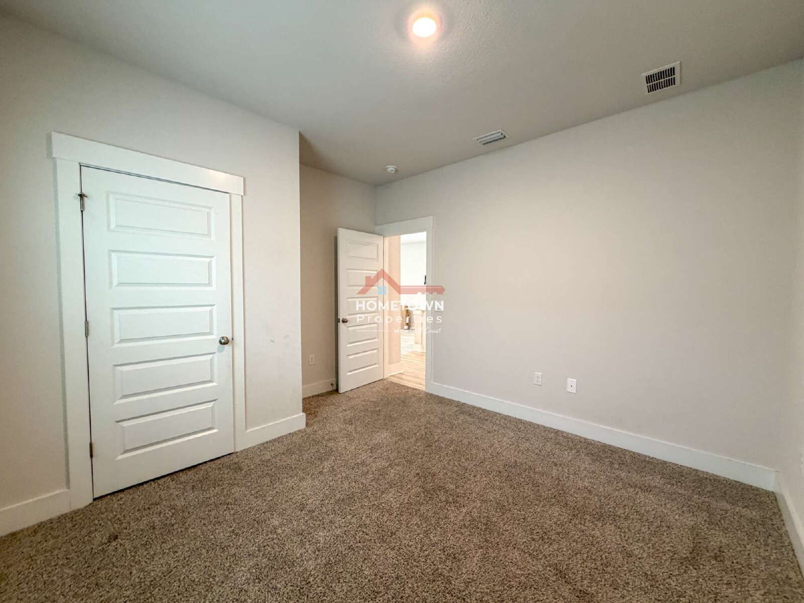 Charming 4-Bedroom Home at 9899 Starling Drive, Pensacola – Spacious Living with 2 Full Baths in 1581 Sq Ft! property image